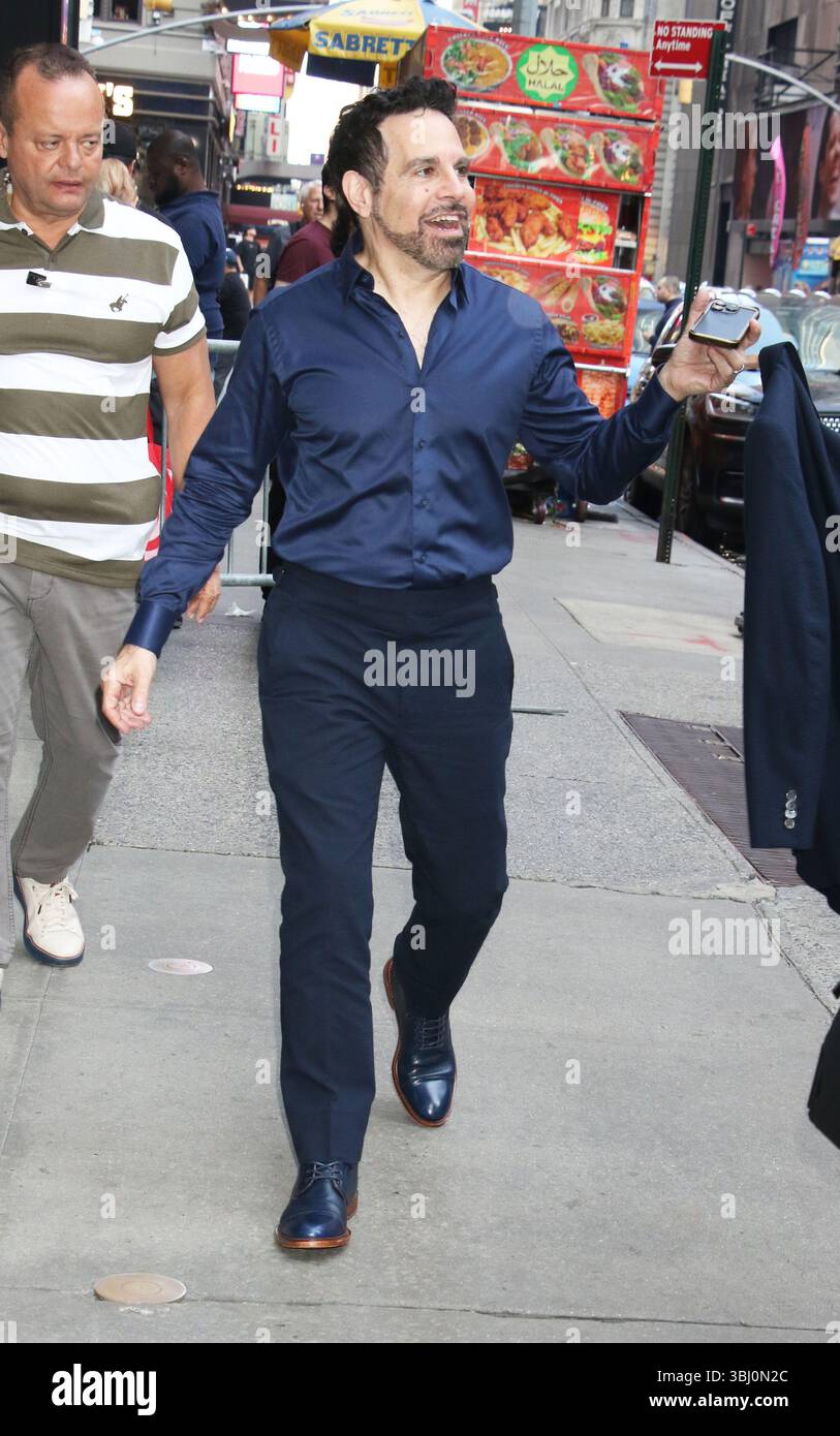 New York, New York, Stati Uniti. 11 giugno 2025. Mario Cantone è stato visto a Good Morning America l'11 giugno 2025 a New York. Credito: RW/Media Punch/Alamy Live News Foto Stock