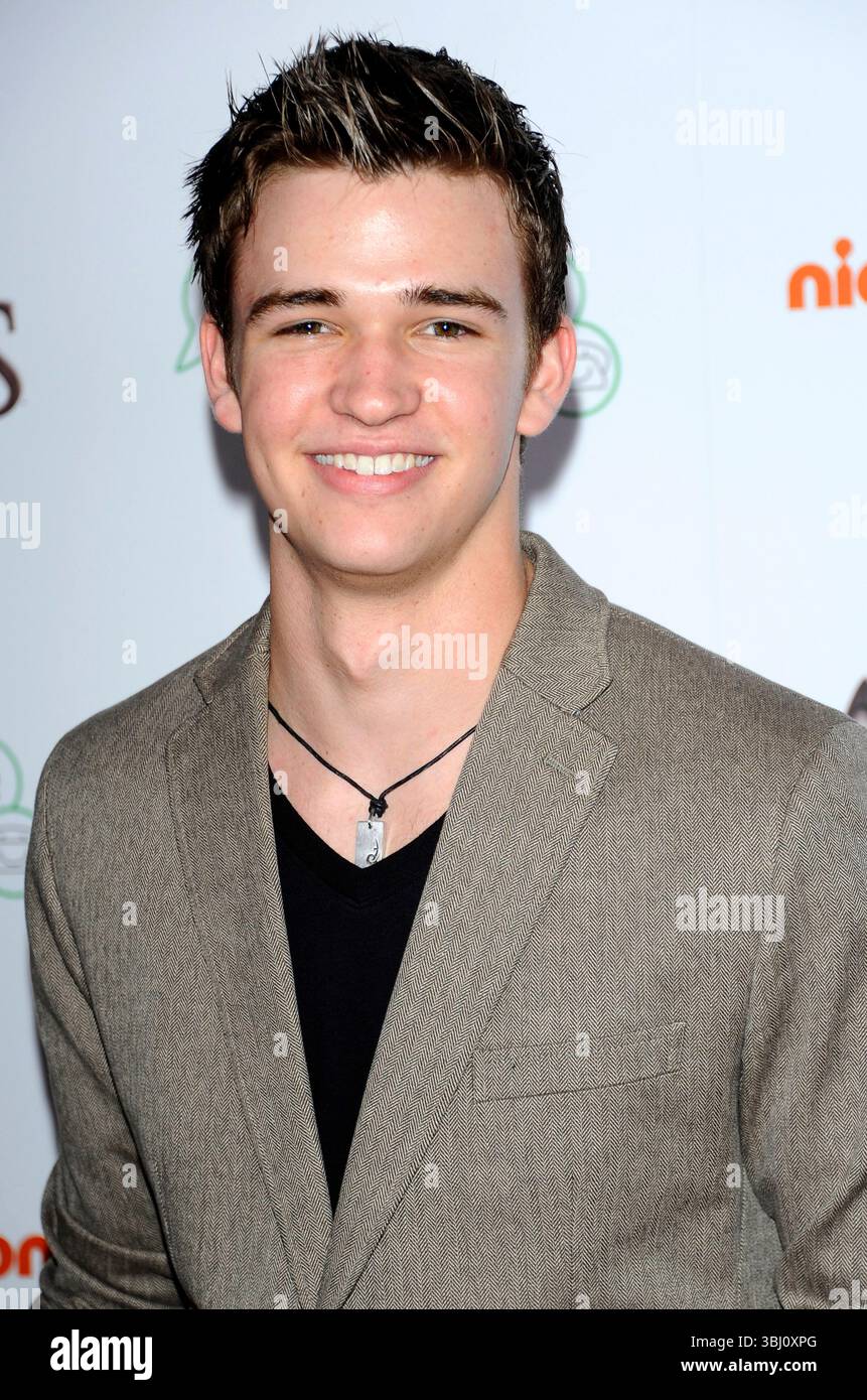 Burkely Duffield alla proiezione in anteprima speciale della serie drammatica per adolescenti di Nickelodeon 'House of Anubis' alla Freemasons Hall di Londra - 11 marzo 2012 Foto Stock