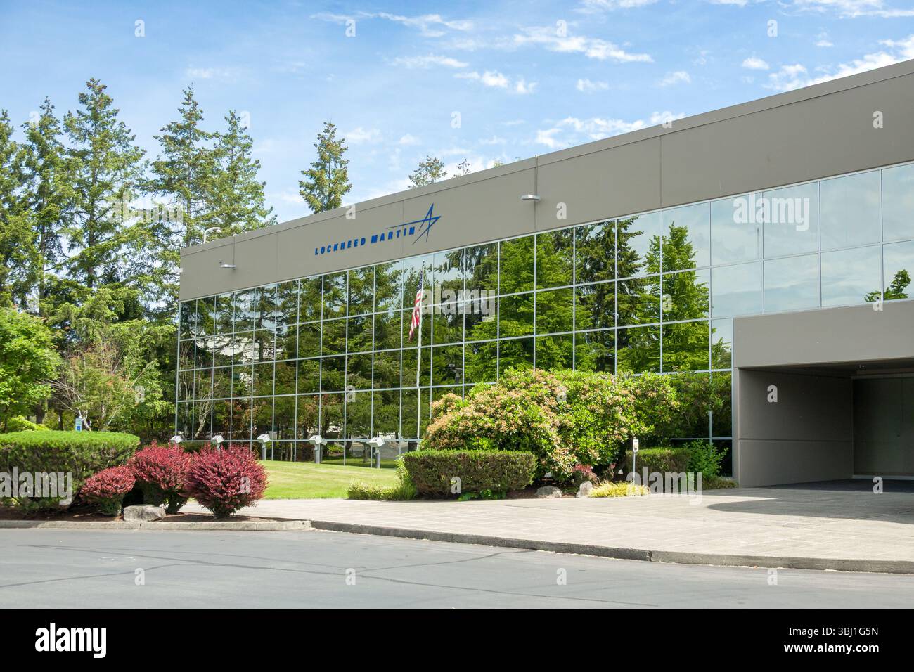 BOTHELL, WA, USA, 25 MAGGIO 2025: Logo degli uffici e del marchio della Lockheed Martin. Foto Stock