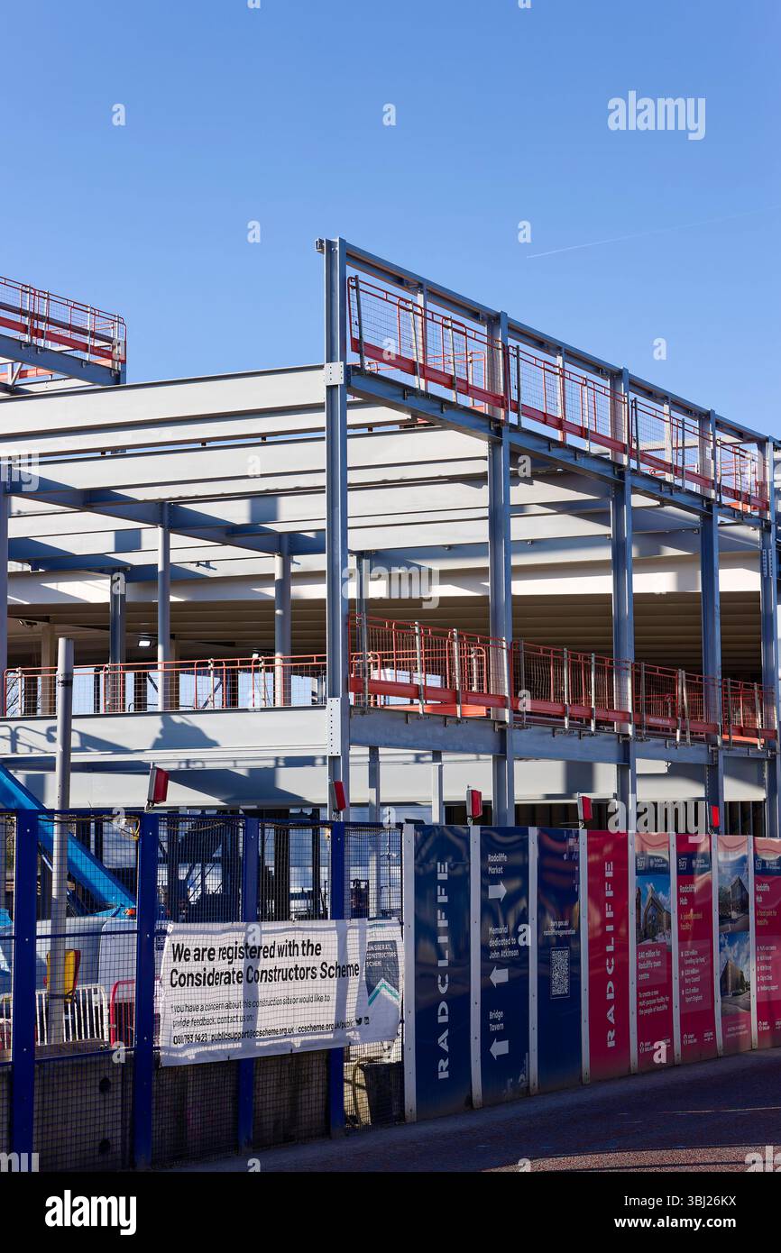 Cantiere del centro civico di Radcliffe, telaio in acciaio, rigenerazione del centro città a Greater manchester, regno unito Foto Stock