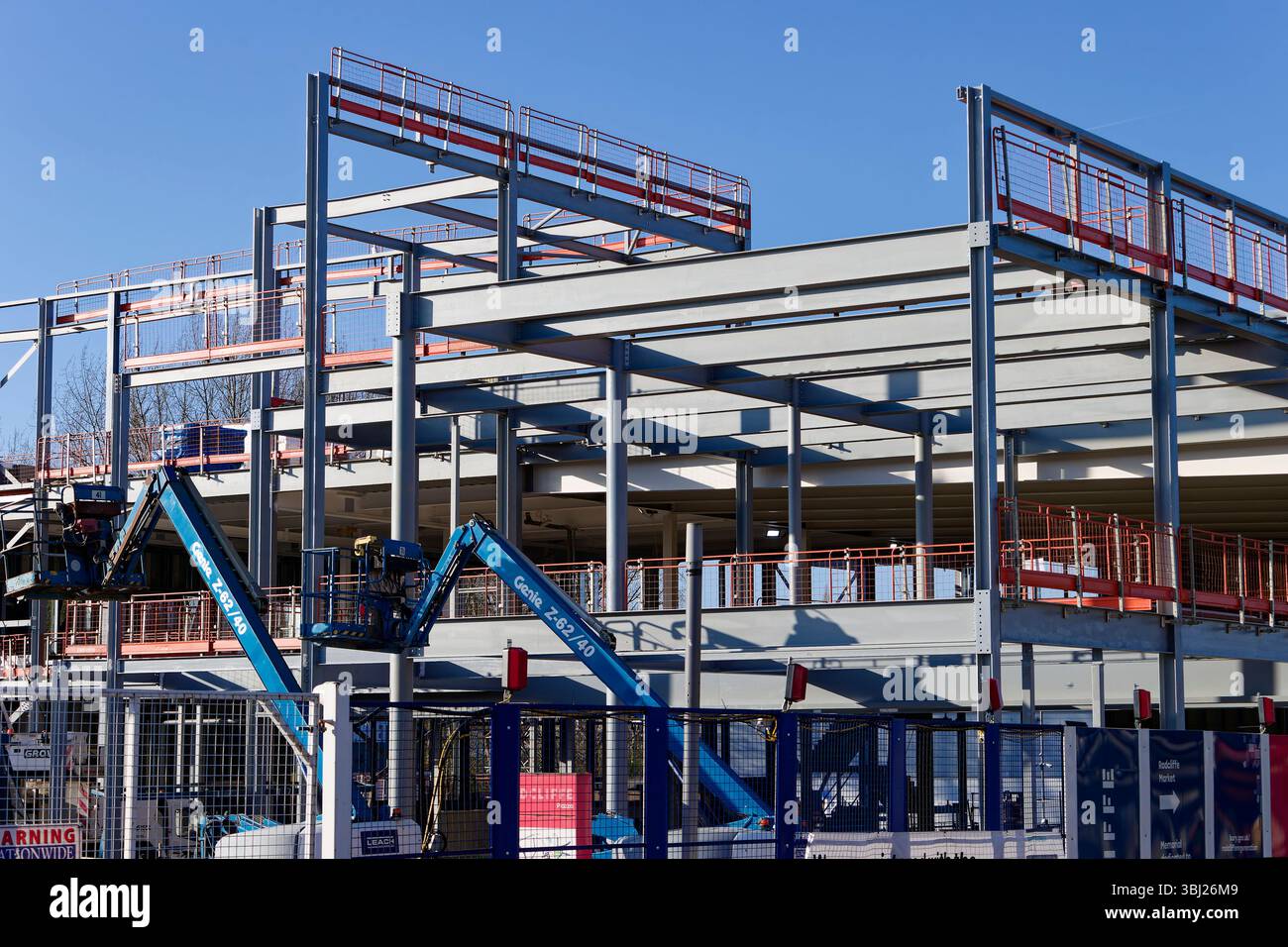 Cantiere del centro civico di Radcliffe, telaio in acciaio, rigenerazione del centro città a Greater manchester, regno unito Foto Stock