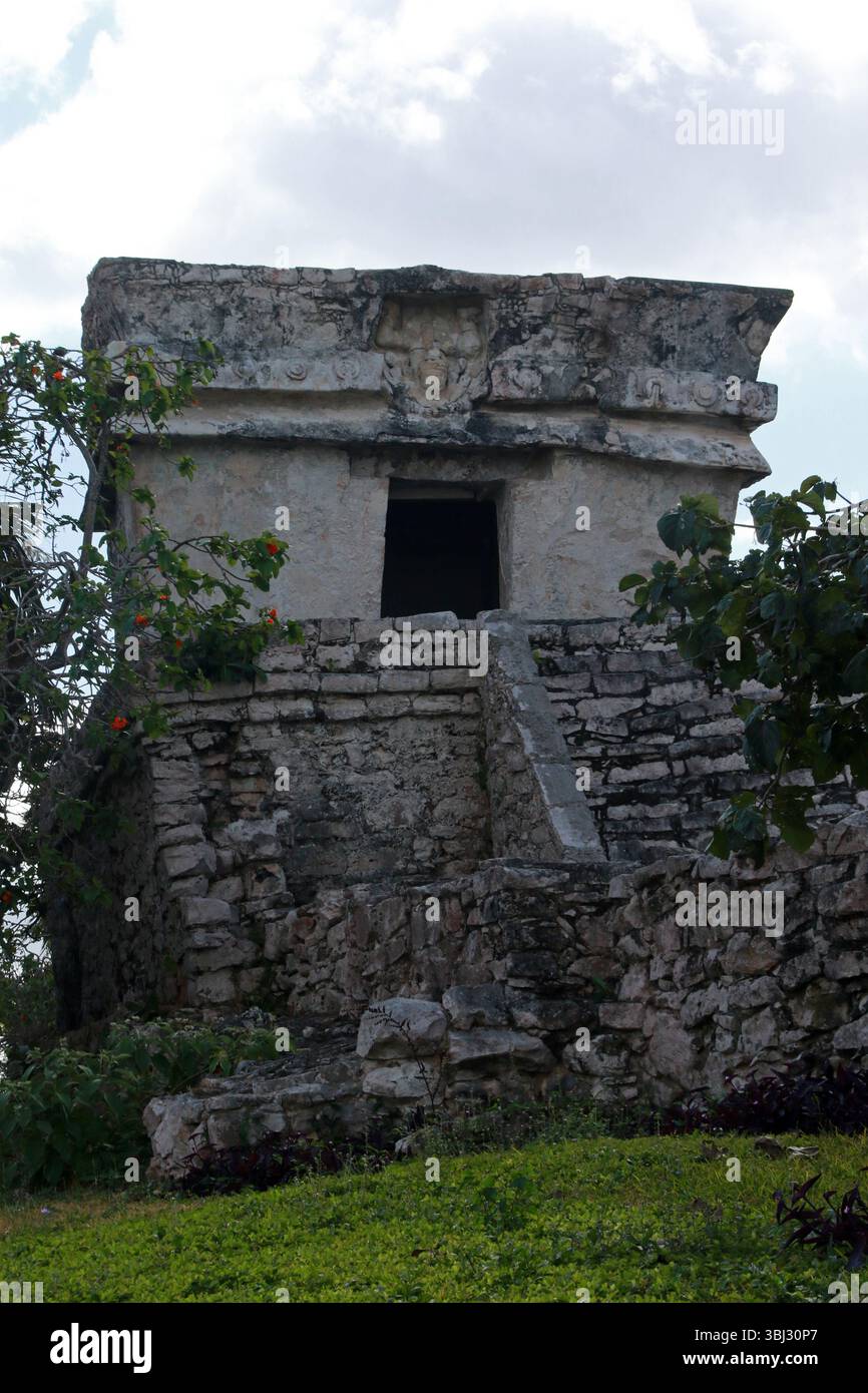 Tempio del Dio discendente - rovine maya nel sito archeologico di Tulum, Messico Foto Stock