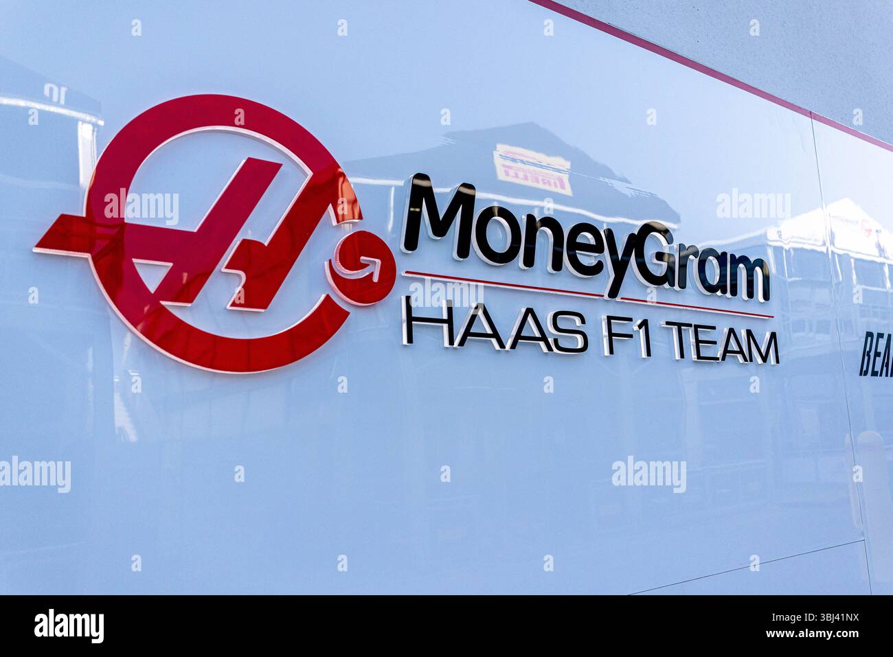 MoneyGram Haas F1 Team logo durante la Formula 1 Pirelli Grand Prix du Canada 2025, Montreal, Quebec, Canada, dal 12 al 15 giugno - Round 10 del 24 del Campionato del mondo 2025 Foto Stock