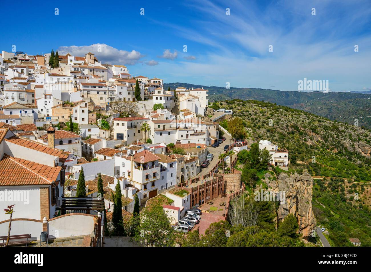 Comares un pueblo blanco (villaggio bianco in cima a una collina) in Andalusia, Spagna. Foto Stock
