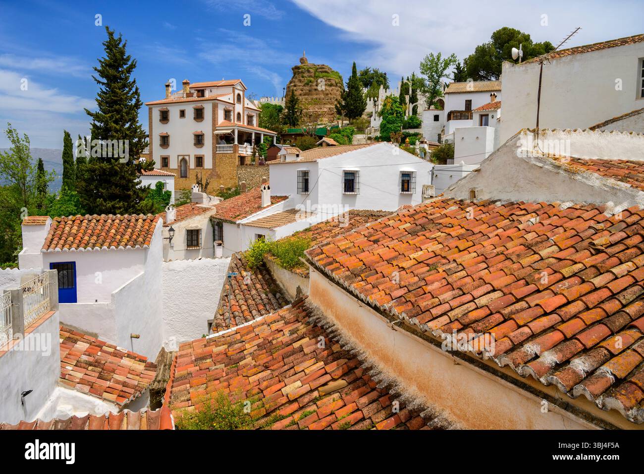 Comares un pueblo blanco (villaggio bianco in cima a una collina) in Andalusia, Spagna. Foto Stock