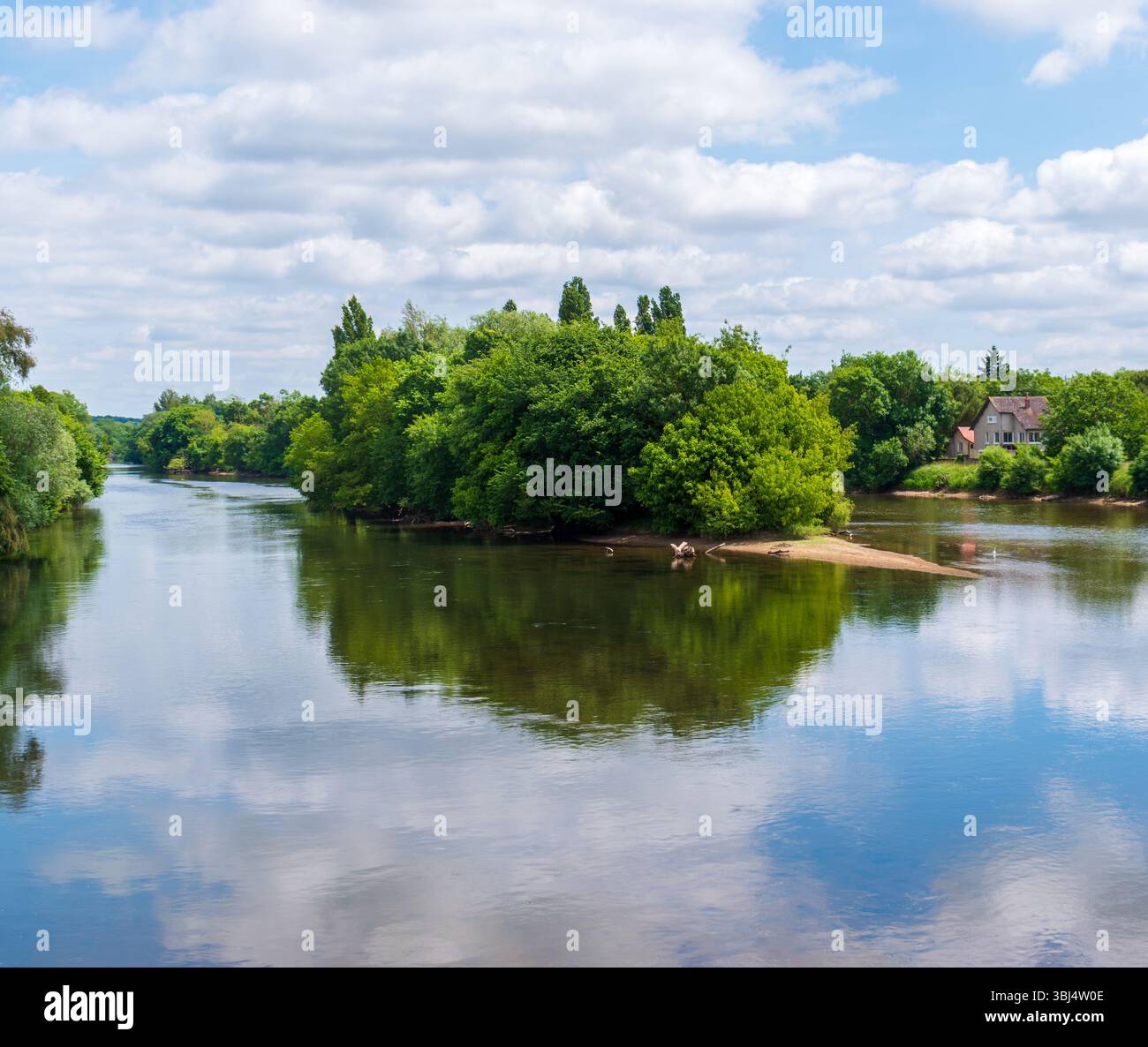 Il fiume Cher a Montrichard, Loir-et-Cher, Francia Foto Stock