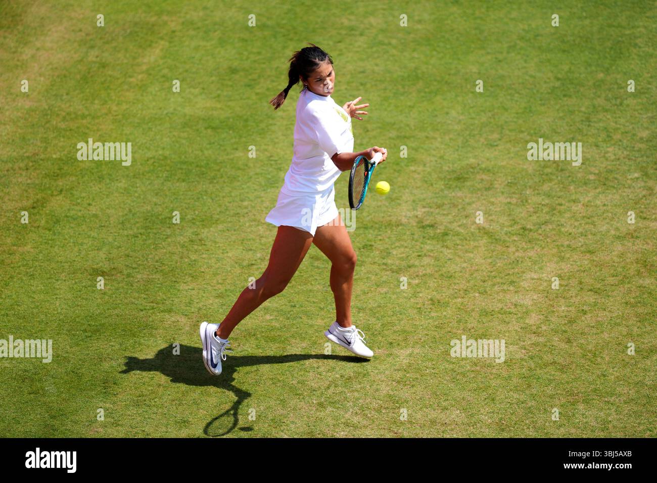 Emma Raducanu pratica il quinto giorno dei Campionati HSBC al Queen's Club di Londra. Data foto: Venerdì 13 giugno 2025. Foto Stock Emma Raducanu pratica il quinto giorno dei Campionati HSBC al Queen's Club di Londra. Data foto: Venerdì 13 giugno 2025. Foto Stock
