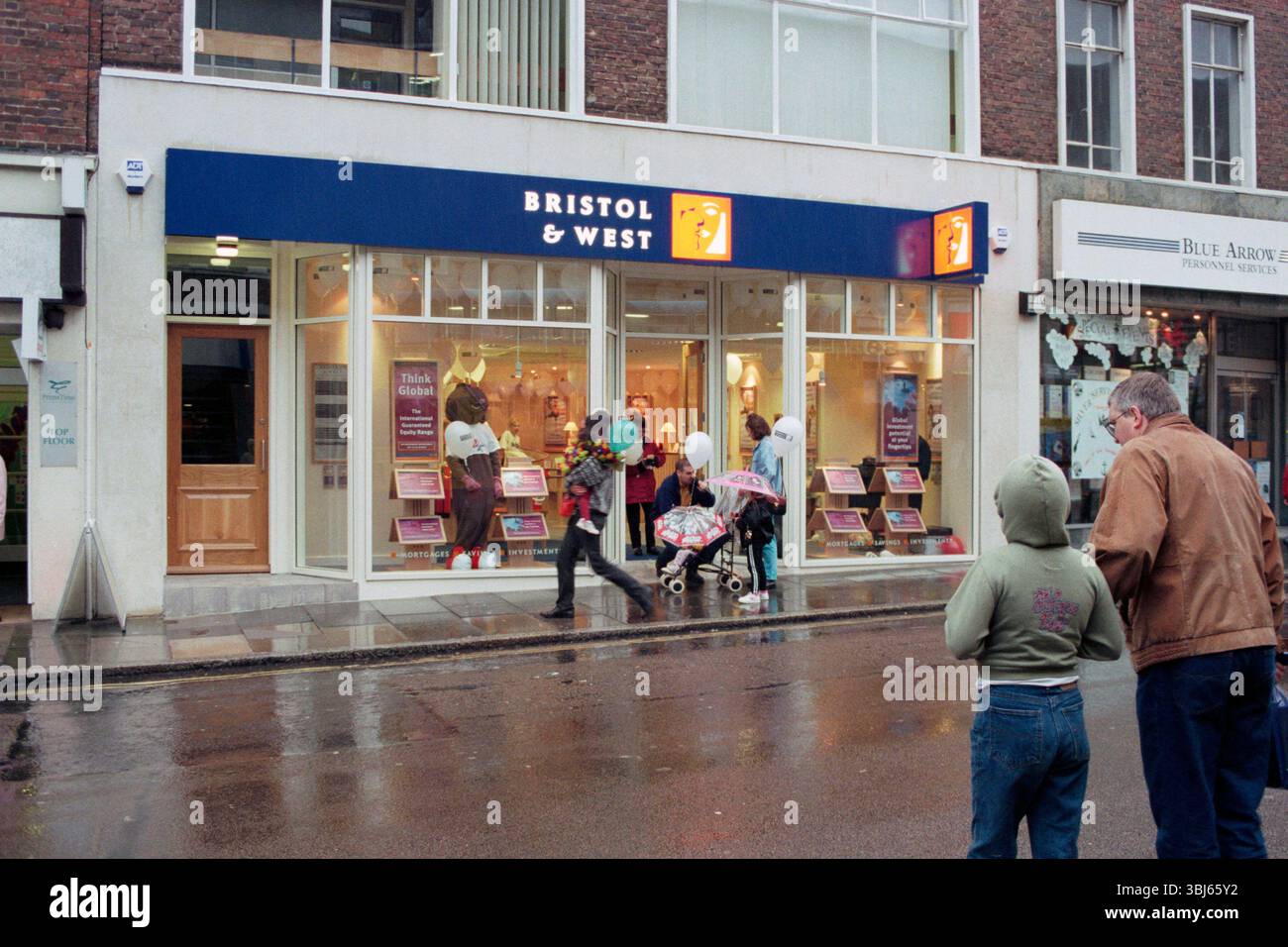 Banche in vecchio stile - la filiale di Bristol e West Building Society a Above Bar Southampton 1997. REGNO UNITO Foto Stock