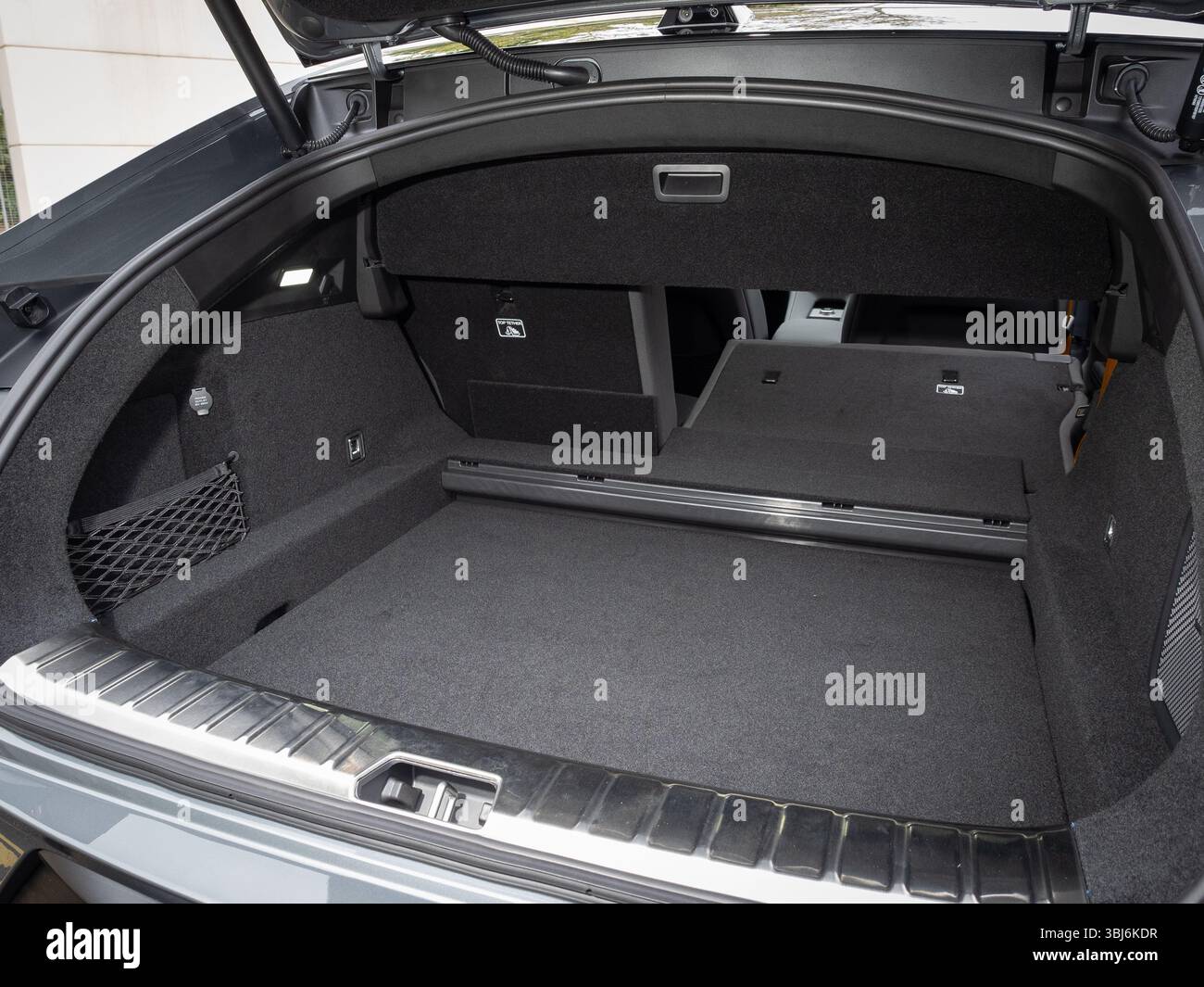 Hong Kong, Cina 14 febbraio 2025 : Polestar 4 EV SUV Interior 14 febbraio 2025 a Hong Kong. Foto Stock