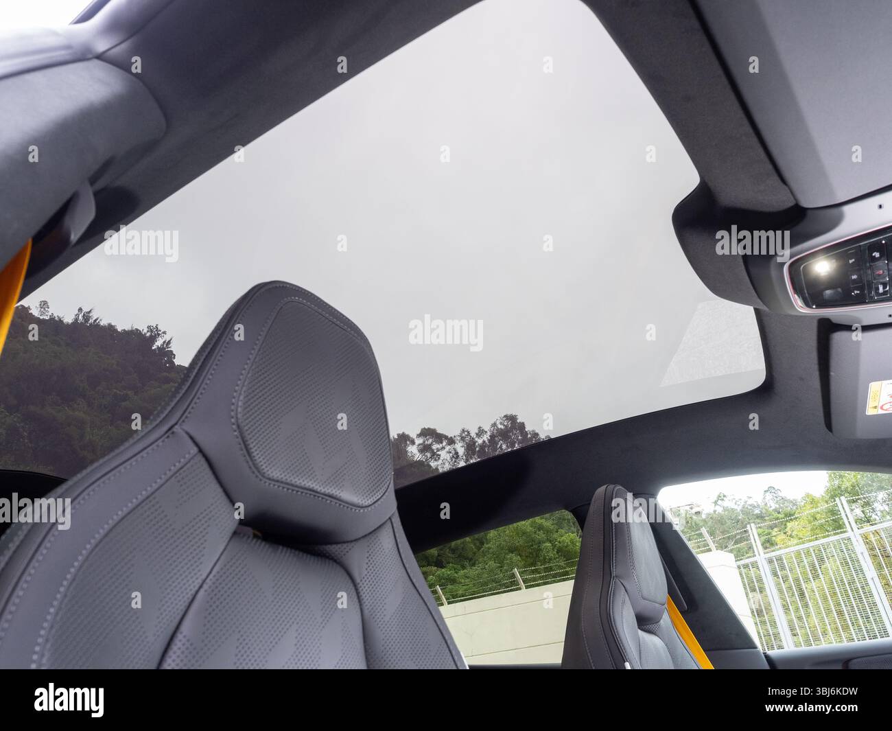 Hong Kong, Cina 14 febbraio 2025 : Polestar 4 EV SUV Interior 14 febbraio 2025 a Hong Kong. Foto Stock