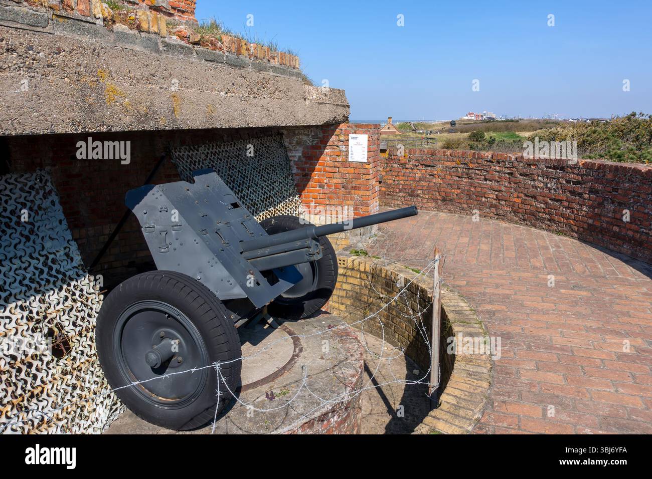 Pak 36 / Panzerabwehrkanone 36, cannone anticarro tedesco a Saltzwedel-neu Battery, Raversyde Atlantikwall / Atlantic Wall, Raversijde, Fiandre, Belgio Foto Stock