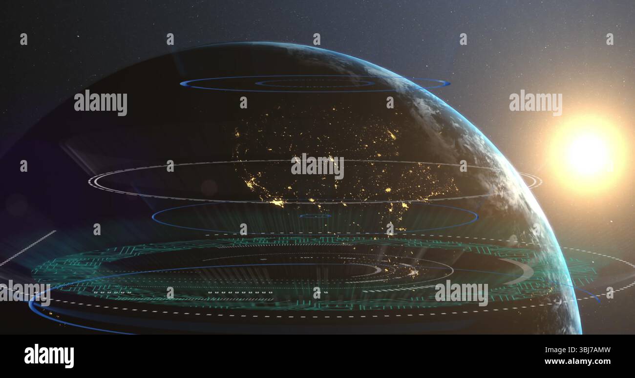 Pianeta Terra che ruota nello spazio, con anelli olografici, griglie dati e bagliore solare, copia spazio Foto Stock