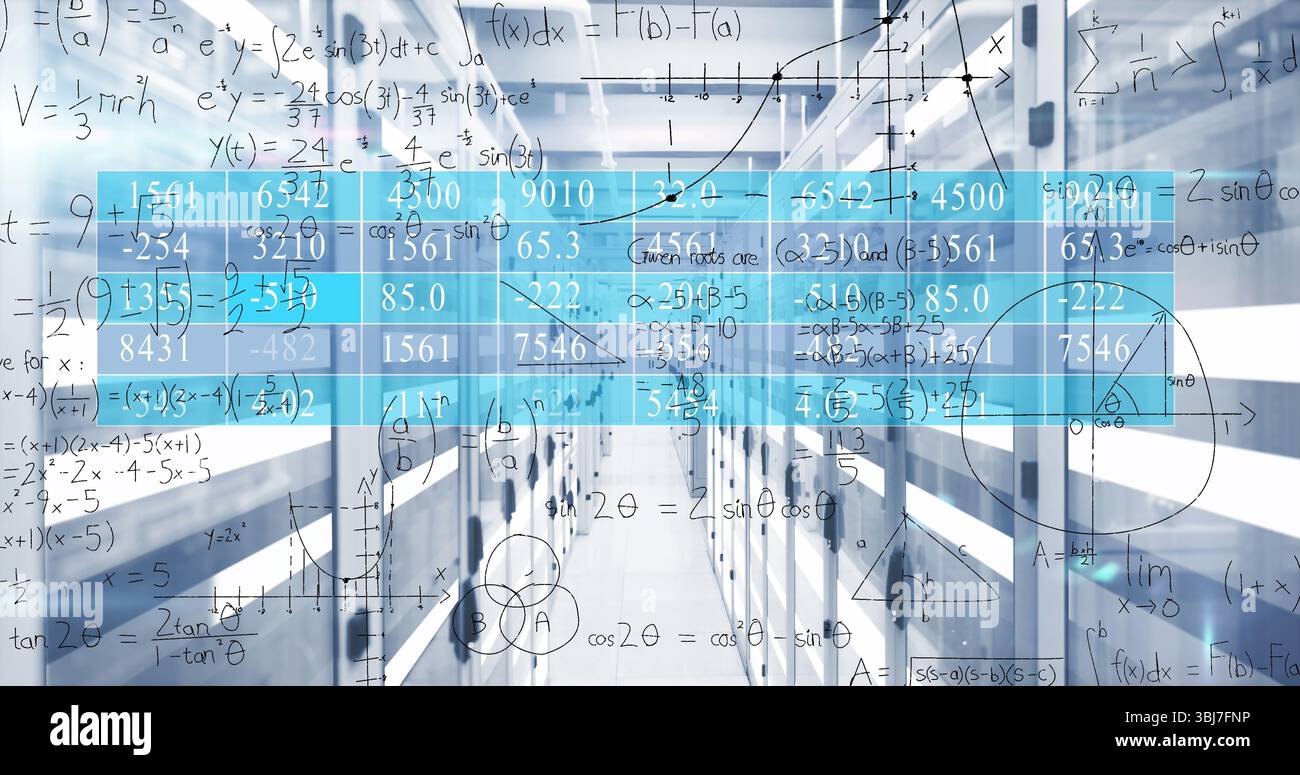 Mostra la corsia del data center con rack per server, pavimento ventilato, cavi, illuminazione a LED e pannelli numerici Foto Stock
