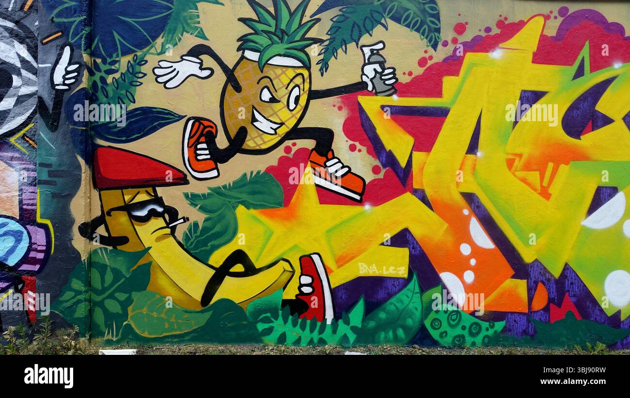 Stoccolma, Svezia, 3 giugno 2025. Bestia primaverile. Mostra di graffiti alla periferia della città. Ananas. Foto Stock