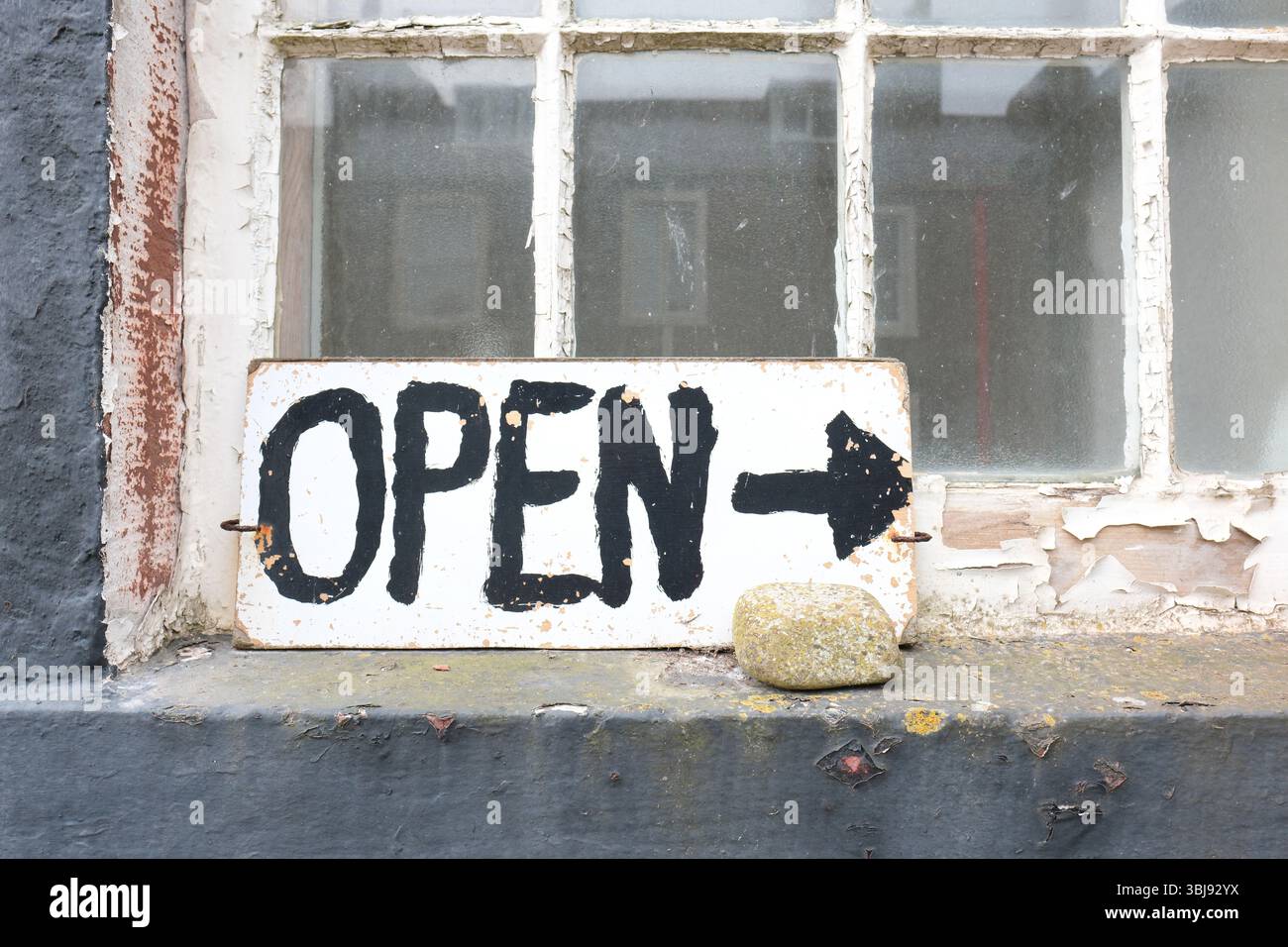 Insegna "Homemade Open" su un vecchio edificio Foto Stock