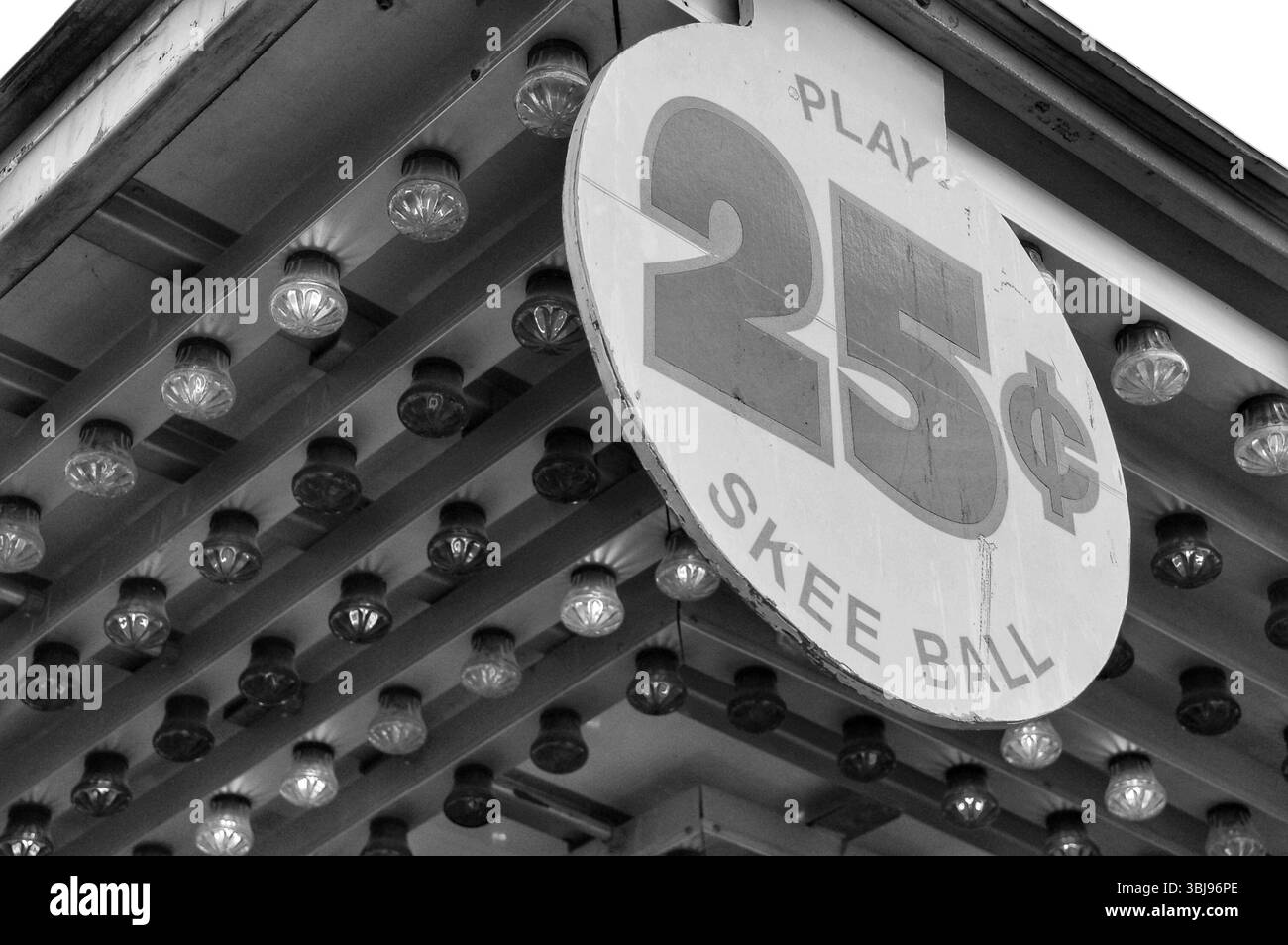 Luci di Carnevale in bianco e nero Foto Stock