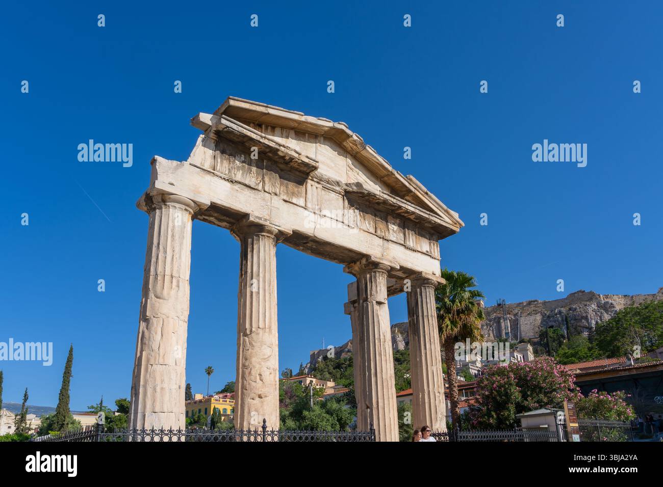 Porta di Athena Archegetis presso il sito archeologico del foro Romano di Atene (Agorà Romana) ad Atene, Grecia, Foto Stock