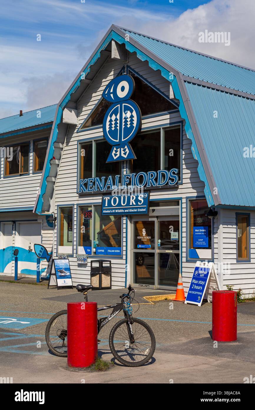 Negozio sul lungomare, Seward, Alaska, Stati Uniti Foto Stock