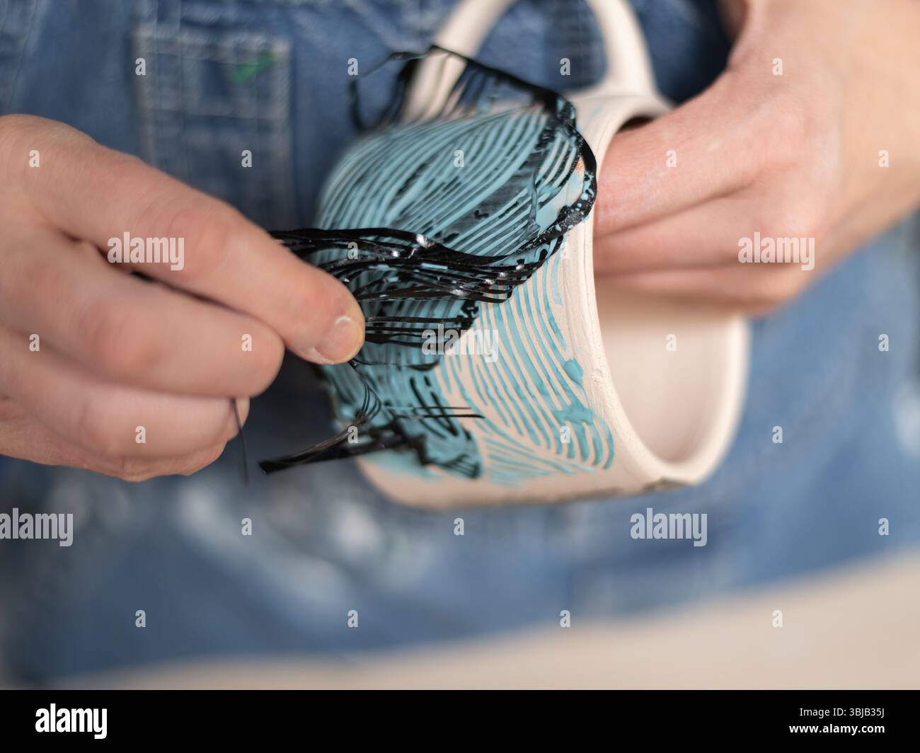 Dettaglio della ceramica in fase di realizzazione Foto Stock