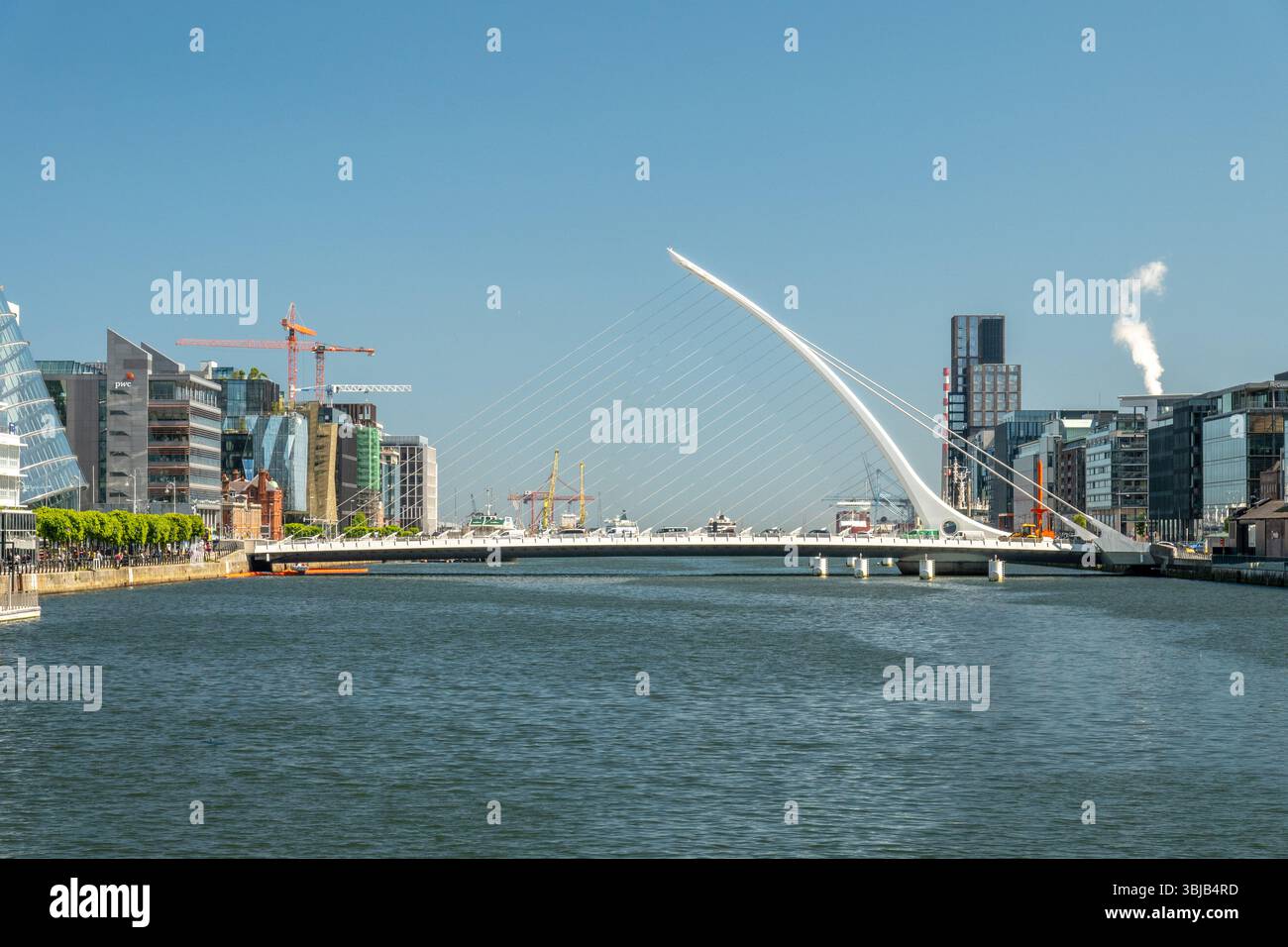 The Samuel Beckett Bridge Dublin Ireland, Historic Buildings, Shopping Streets, The Liffey River, Republic of Ireland, foto di scorta Foto Stock