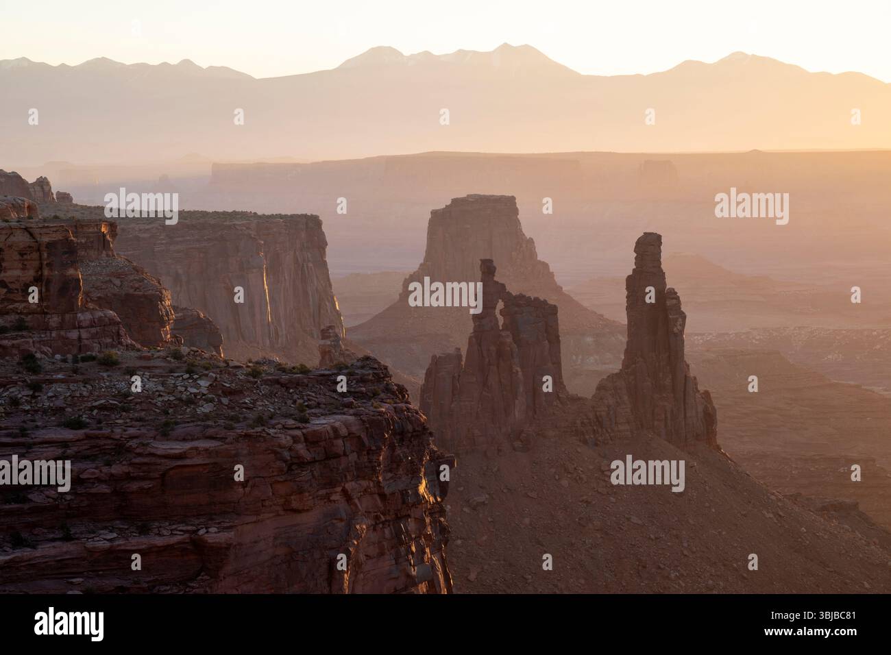 Mesa Arch, Canyonlands National Park, Sunrise, Utah, Stati Uniti, di Dominique Braud/Dembinsky Photo Assoc Foto Stock