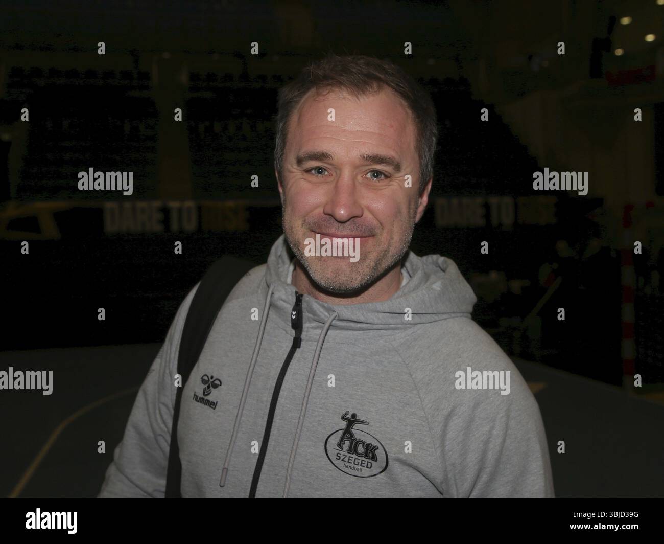 Capo allenatore Michael Apelgren (Pick Szeged) pallamano EHF Champions League stagione 2024-25 gruppo B il giorno 14 SC Magdeburg - Pick Szeged, Magdeburgo, D. Foto Stock