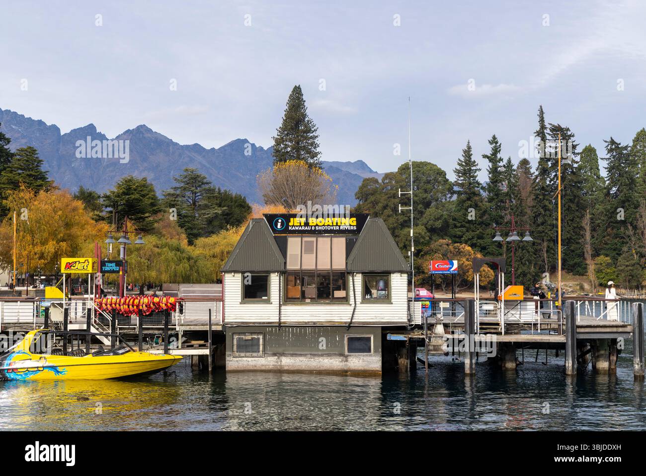 Queenstown, KJet Boating tour operator che offre giri veloci in jet boat sui fiumi Shotover e Kawarau, Otago, nuova Zelanda, 2025 Foto Stock