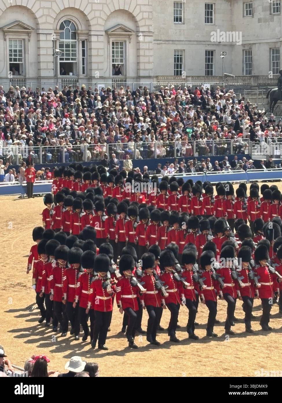 Trooping the Colour 2025 - Immagine stock catturata con smartphone