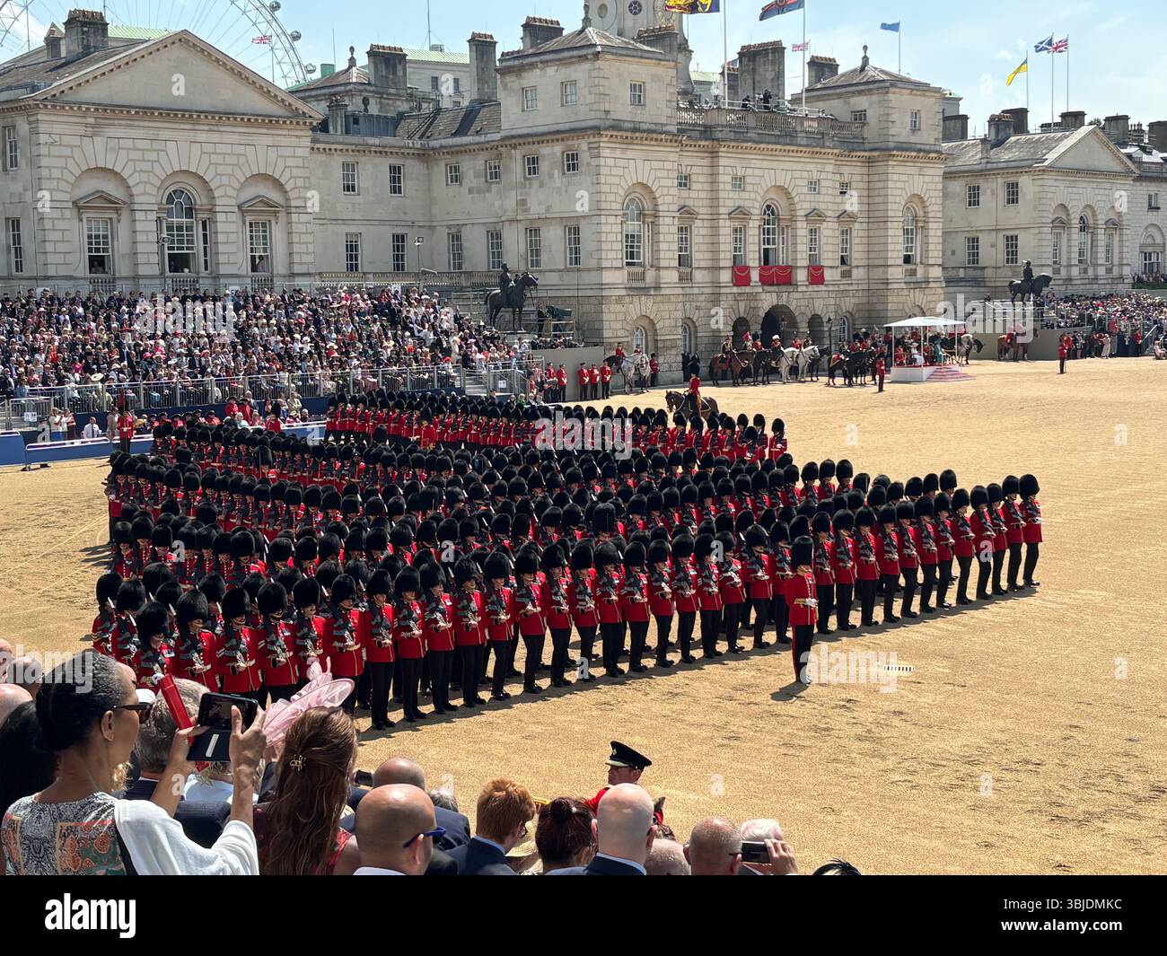 Trooping the Colour 2025 - Immagine stock catturata con smartphone