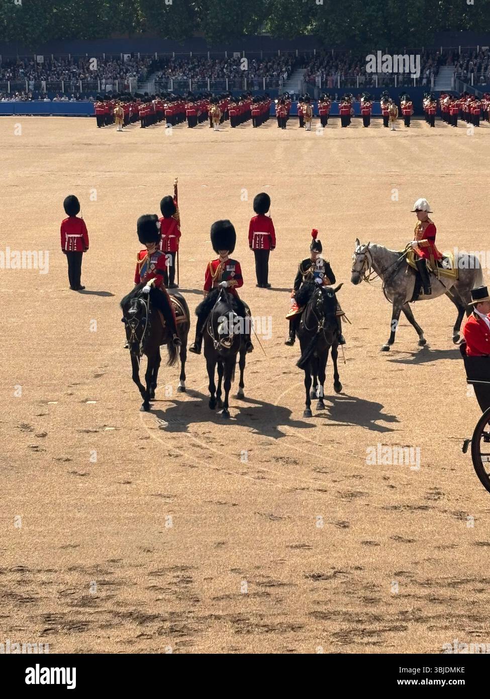 Trooping the Colour 2025 - Immagine stock catturata con smartphone