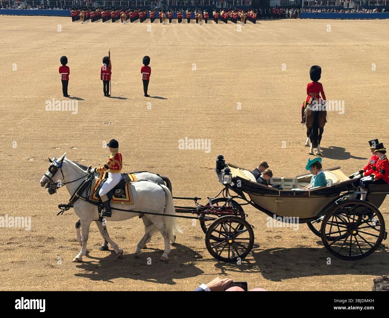 Trooping the Colour 2025 - Immagine stock catturata con smartphone