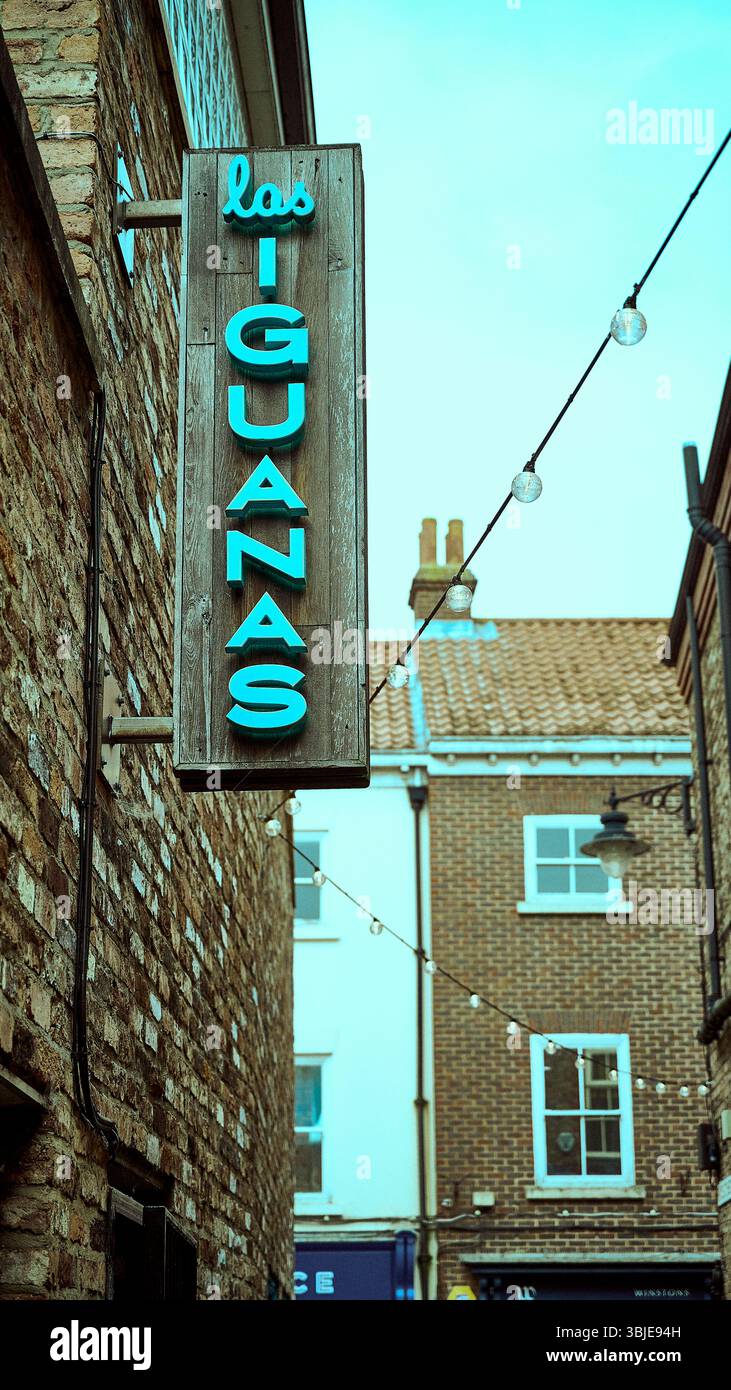 Ristorante moderno Las Iguanas nel vecchio vicolo di York, Regno Unito Foto Stock