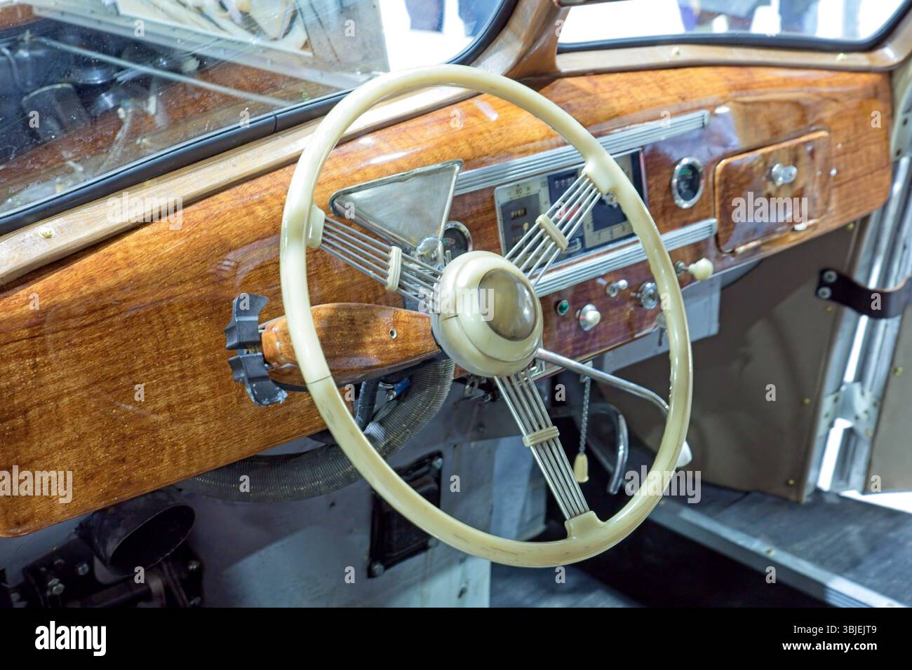 Lahti, Finlandia – 3 maggio. 2025: Cabina Ilves (1952) al Classic Motor Show al Lahti Exhibition and Convention Centre. Foto Stock