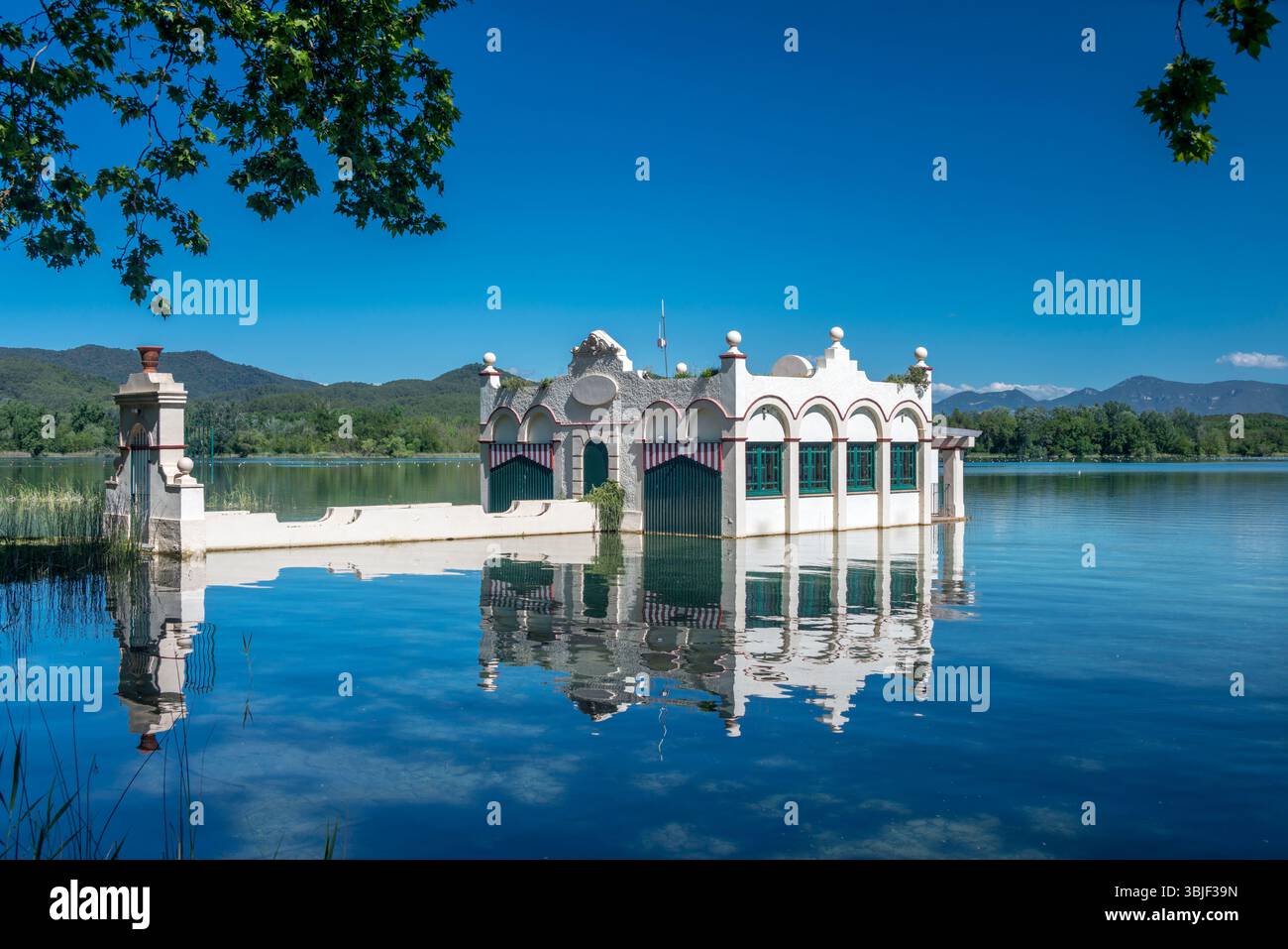 PESQUERA MARIMON BOATHOUSE LAGO DI BANYOLES PLA DE L’ESTANY GIRONA CATALOGNA SPAGNA Foto Stock