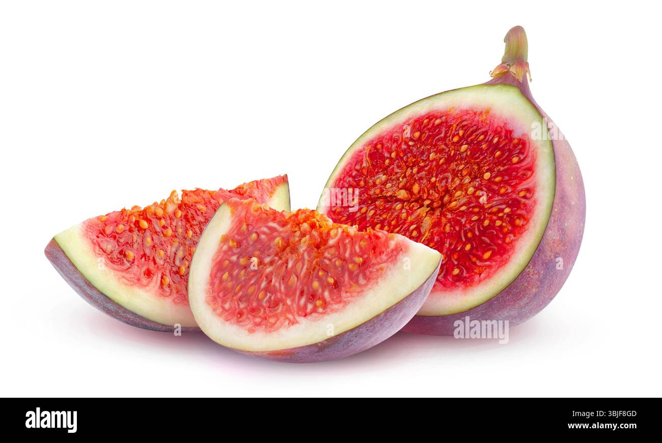 Pezzi di fico crudo isolati su bianco Foto Stock