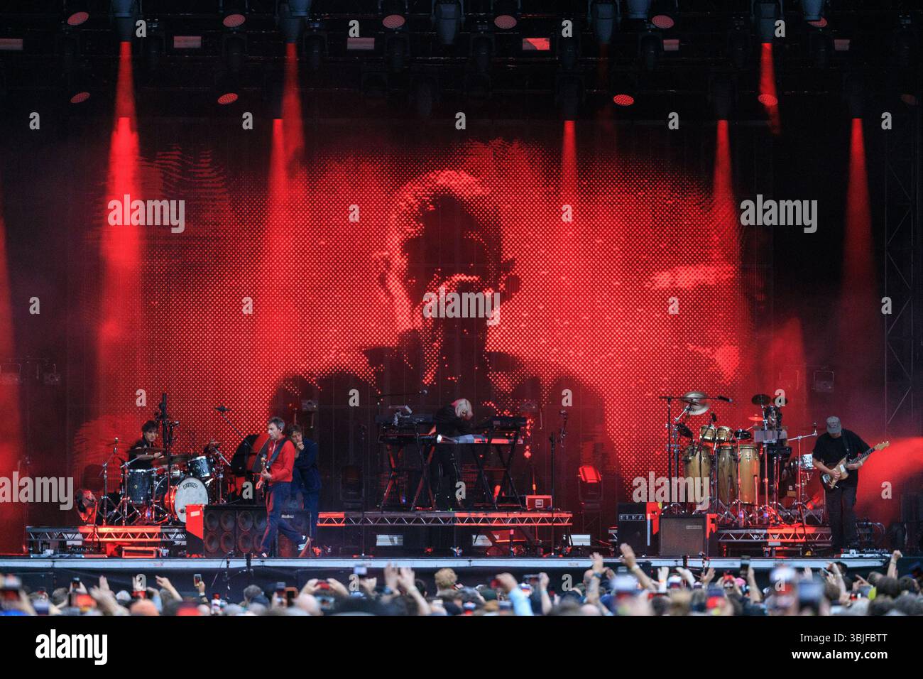 Oslo, Norvegia. 14 giugno 2025. La band inglese Faithless esegue un concerto dal vivo durante il festival musicale norvegese Piknik i Parken 2025 a Oslo. Foto Stock