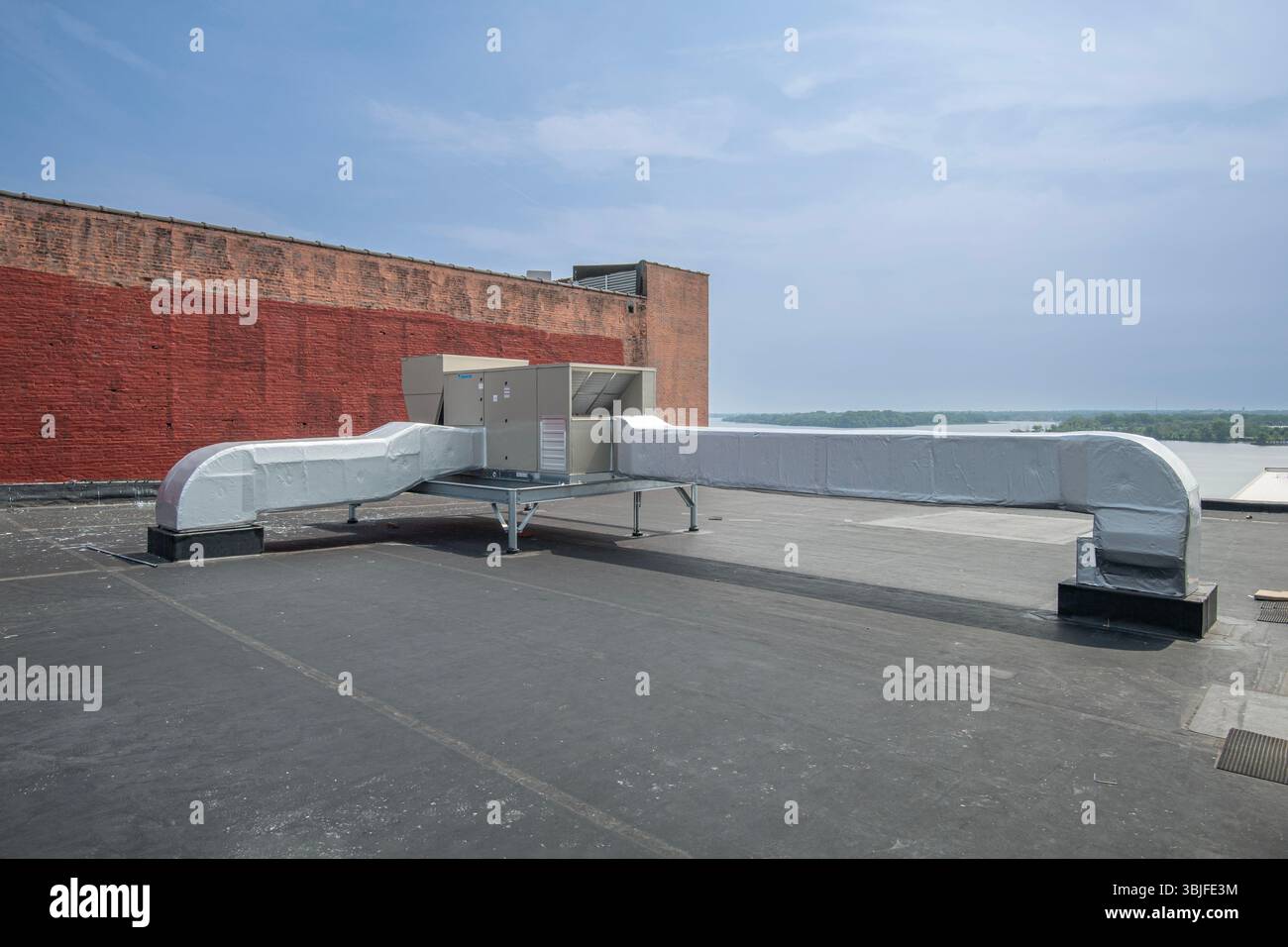 Condizionatore d'aria HVAC commerciale sul tetto, Philadelphia, Pennsylvania USA Foto Stock