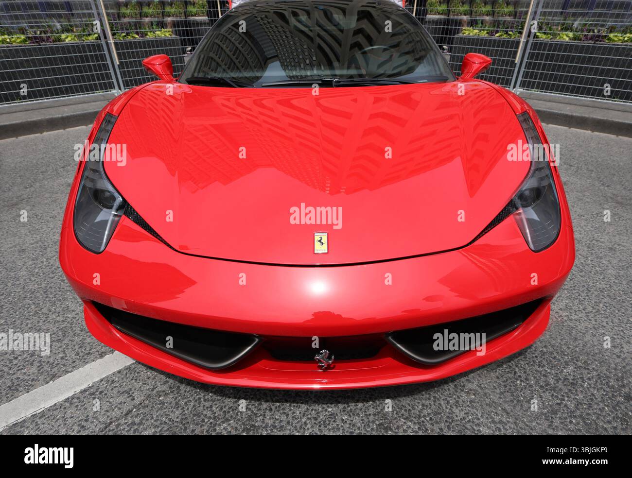 Ferrari rossa, auto sportiva di lusso Foto Stock
