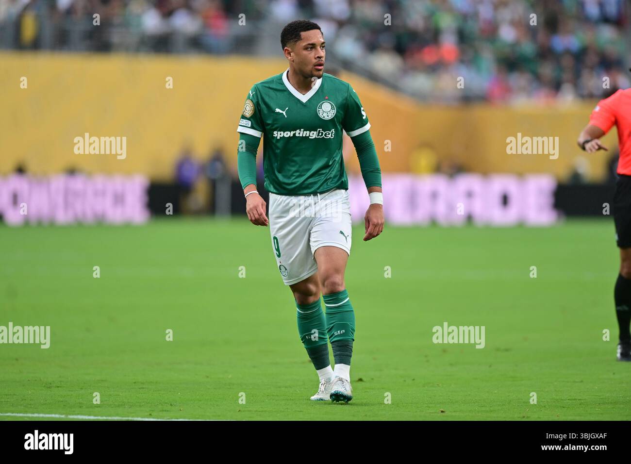 NEW YORK (NY), 06/15/2025 - CLUB WORLD CUP/PALMEIRAS X PORTO (POR) - Vitor Roque dal PALMEIRAS , durante la partita tra PALMEIRAS X PORTO (POR), valida per il primo round della fase a gironi della Coppa del mondo FIFA Club 2025, tenutasi presso il MetLife Stadium di New York, nella notte di questa domenica 15. (Foto: Eduardo Carmim/Alamy Live News) Foto Stock