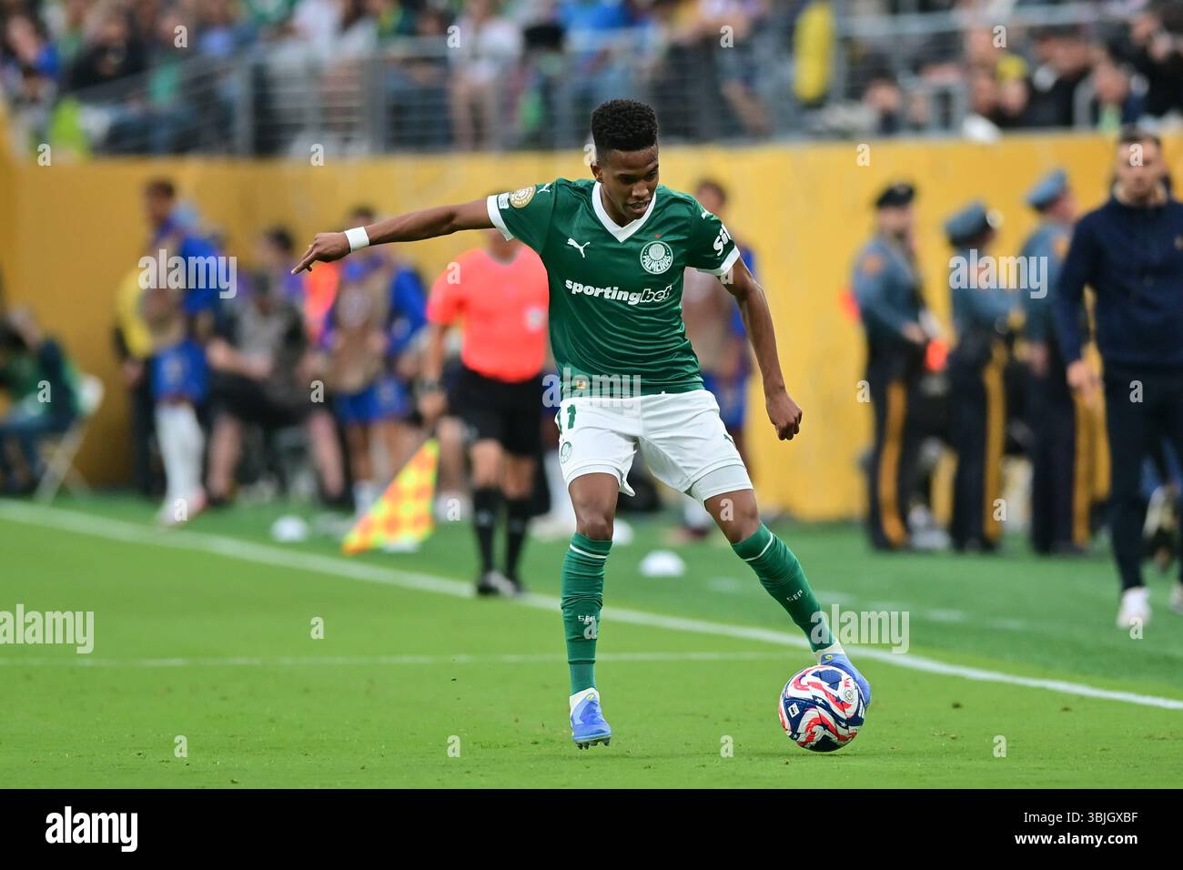 NEW YORK (NY), 06/15/2025 - CLUB WORLD CUP/PALMEIRAS X PORTO (POR) - Estevão da Palmeiras , durante la partita tra PALMEIRAS X PORTO (POR), valida per il primo round della fase a gironi della Coppa del mondo FIFA Club 2025, tenutasi presso il MetLife Stadium di New York, la notte di questa domenica 15. (Foto: Eduardo Carmim/Alamy Live News) Foto Stock
