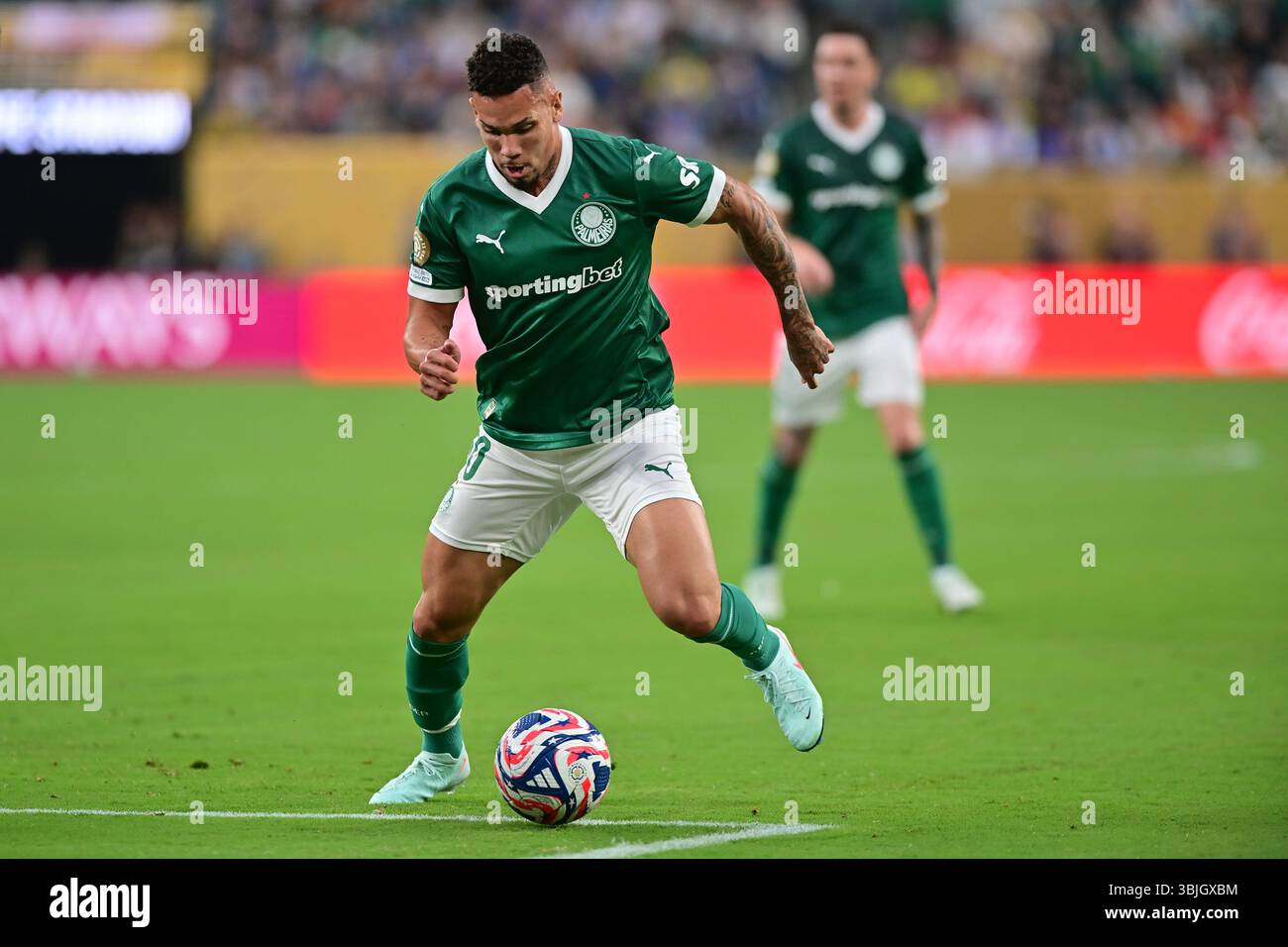 NEW YORK (NY), 06/15/2025 - CLUB WORLD CUP/PALMEIRAS X PORTO (POR) - Paulinho di Palmeiras , durante la partita tra PALMEIRAS X PORTO (POR), valida per il primo round della fase a gironi della Coppa del mondo FIFA Club 2025, tenutasi presso il MetLife Stadium di New York, nella notte di questa domenica 15. (Foto: Eduardo Carmim/Alamy Live News) Foto Stock
