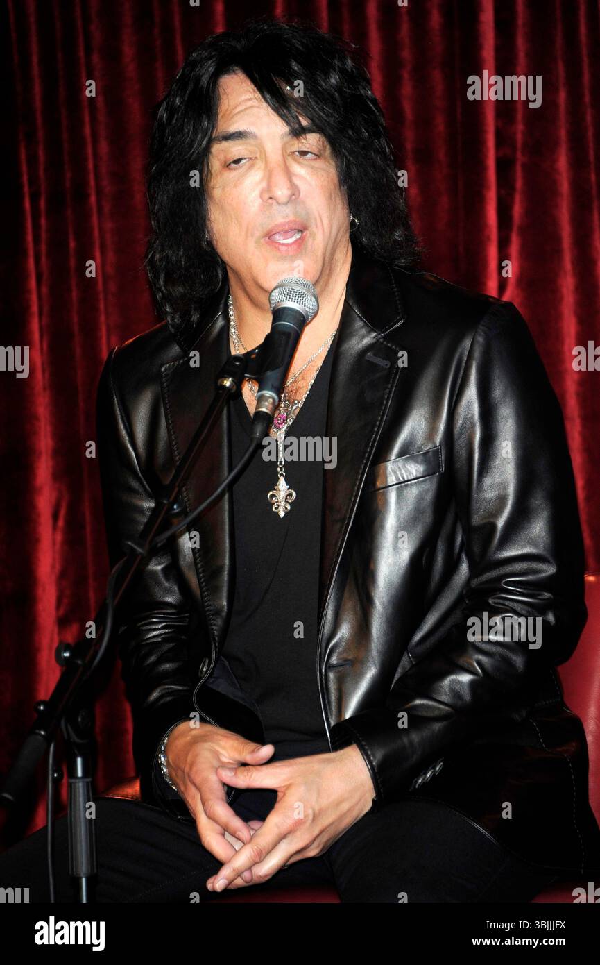 Eric Singer di KISS in una conferenza stampa per celebrare l'uscita del loro nuovo libro "Monster" all'Arts Club di Londra - 3 luglio 2012 Foto Stock