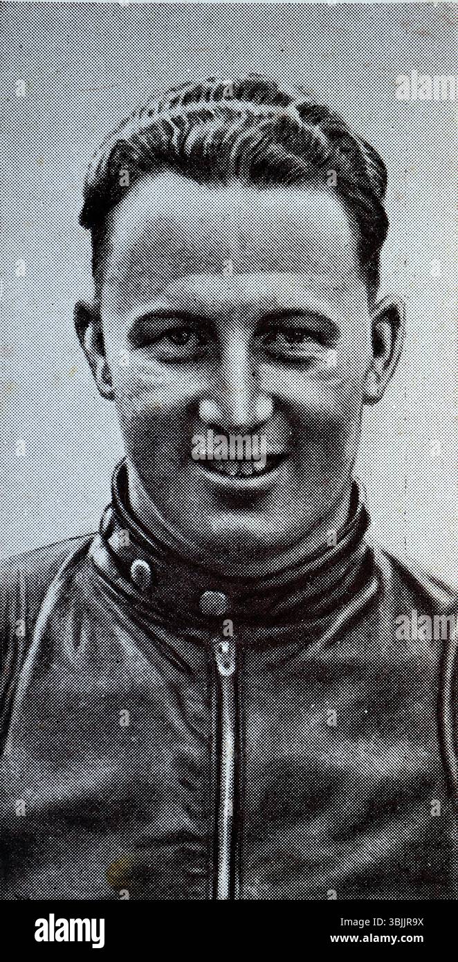 Kenneth Bills, un ottico che, nel settembre 1938, vinse il Junior Manx Grand Prix su una moto Norton, e due giorni dopo la gara senior, sempre su una Norton. Da una serie di carte da sigaretta chiamate The Kings of Speed che furono pubblicate nel 1939 dalla casa produttrice di tabacco W. A. & A. C. Churchman. Foto Stock
