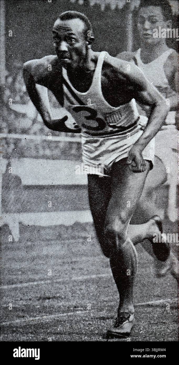 Jesse Owens è stato un atleta statunitense, noto anche come Black Panther. Alle Olimpiadi di Monaco del 1936, ha vinto tre eventi. Da una serie di carte da sigaretta chiamate The Kings of Speed che furono pubblicate nel 1939 dalla casa produttrice di tabacco W. A. & A. C. Churchman. Foto Stock