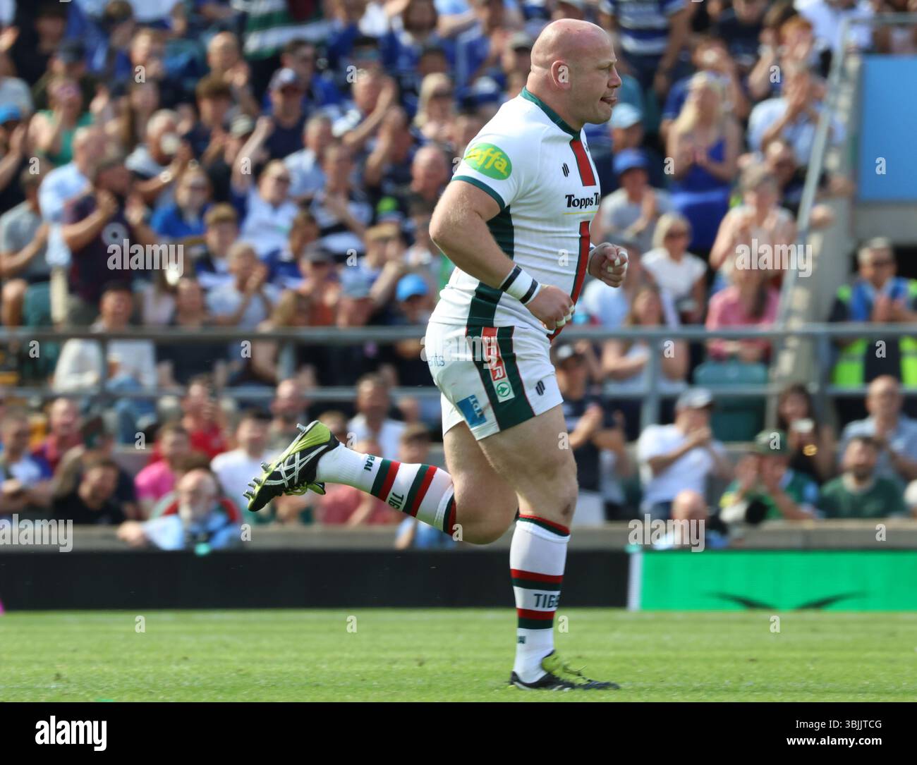 Dan Cole dei Leicester Tigers in azione durante i play-off della Gallagher English Premiership tra Bath Rugby e Leicester Tigers allo stadio Allianz di Londra il 14 giugno 2025 Foto Stock