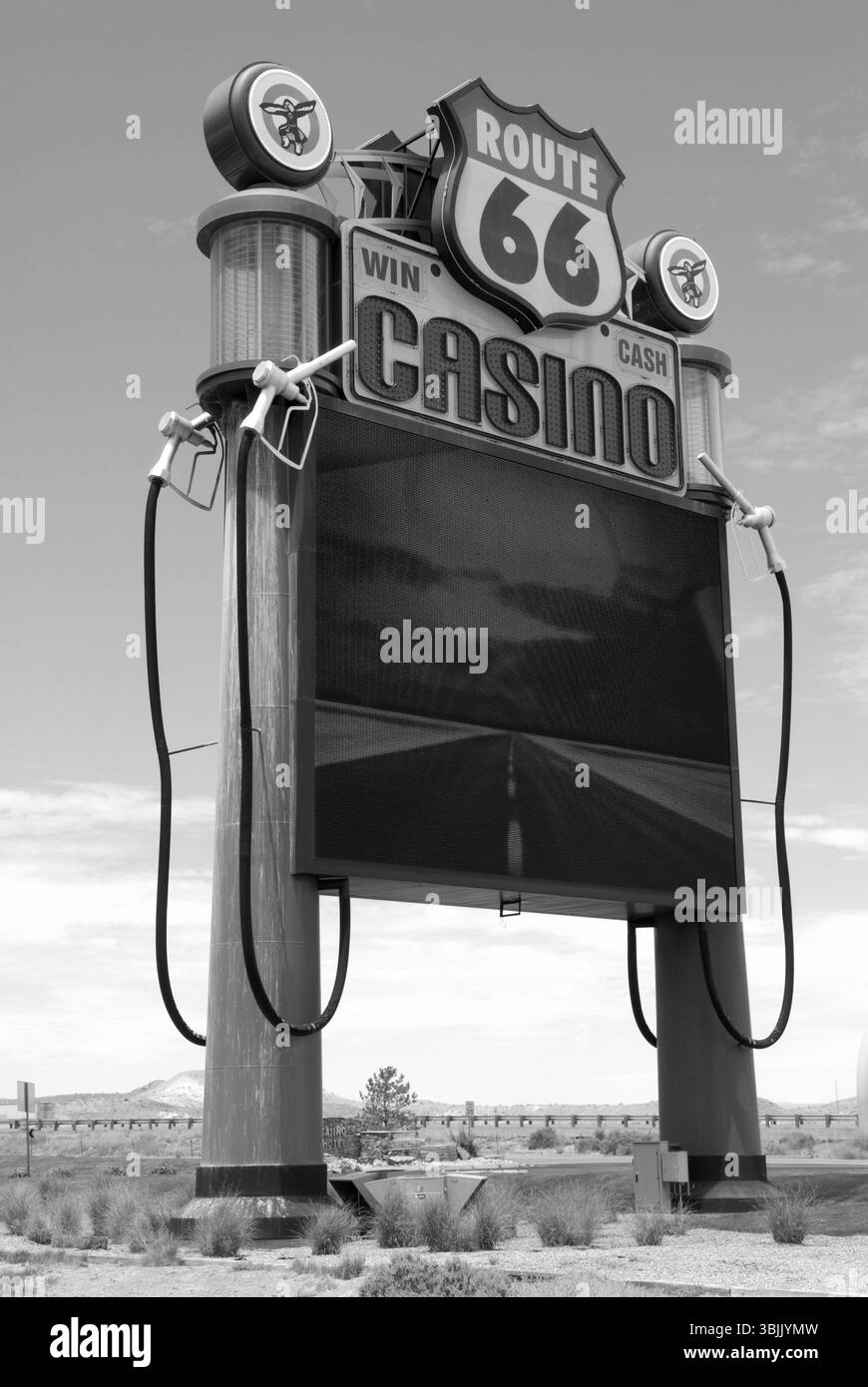 Cartello della Route 66 Casino Hotel vicino ad Albuquerque, New Mexico, Stati Uniti - destinazione dei giochi d'azzardo degli Indiani d'America sulla storica Route 66. Foto Stock