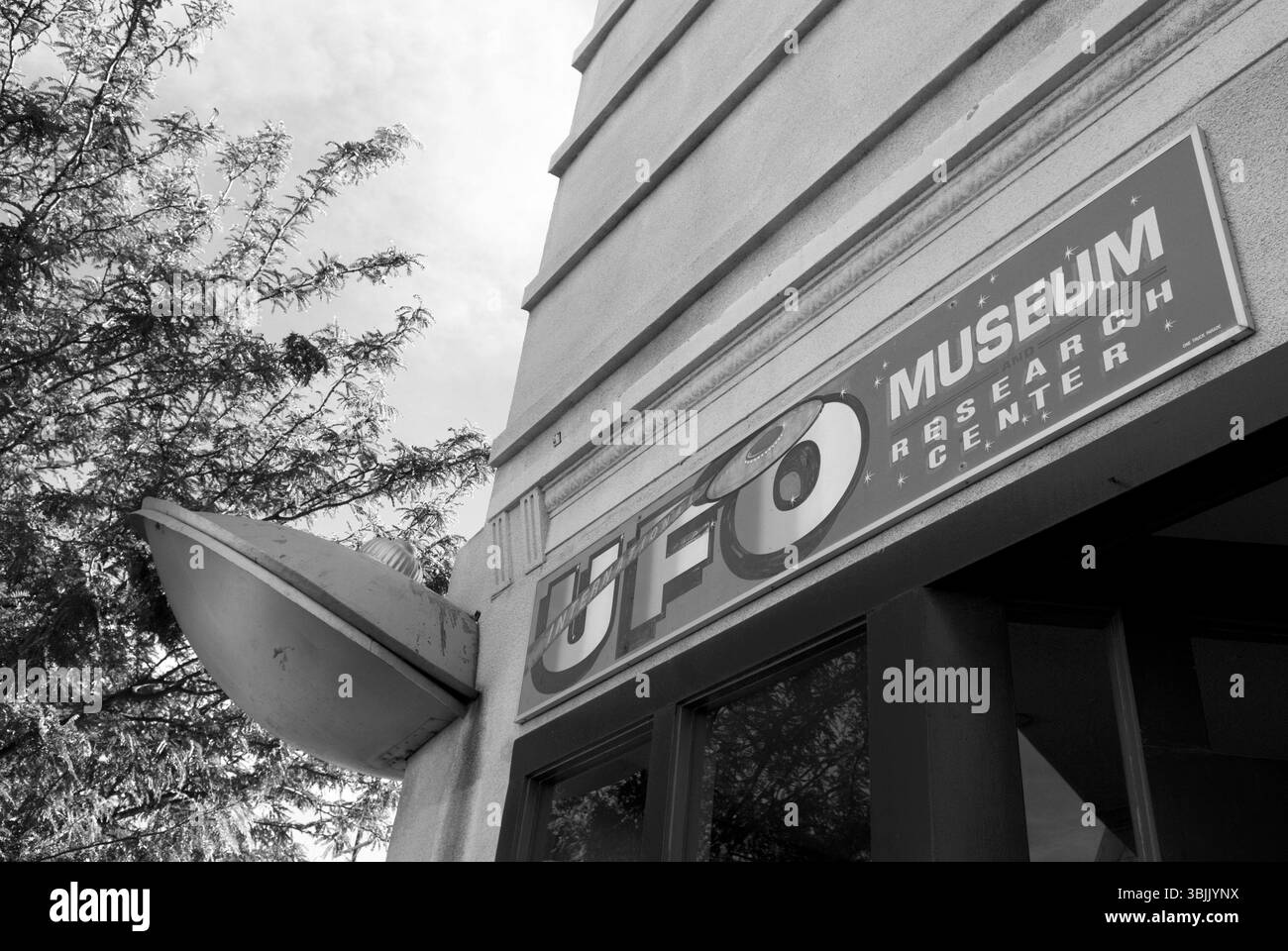Il museo e il centro di ricerca UFO si trovano nel centro di Roswell, New Mexico, Stati Uniti, una destinazione popolare per gli appassionati di alieni e il turismo della cultura pop. Foto Stock