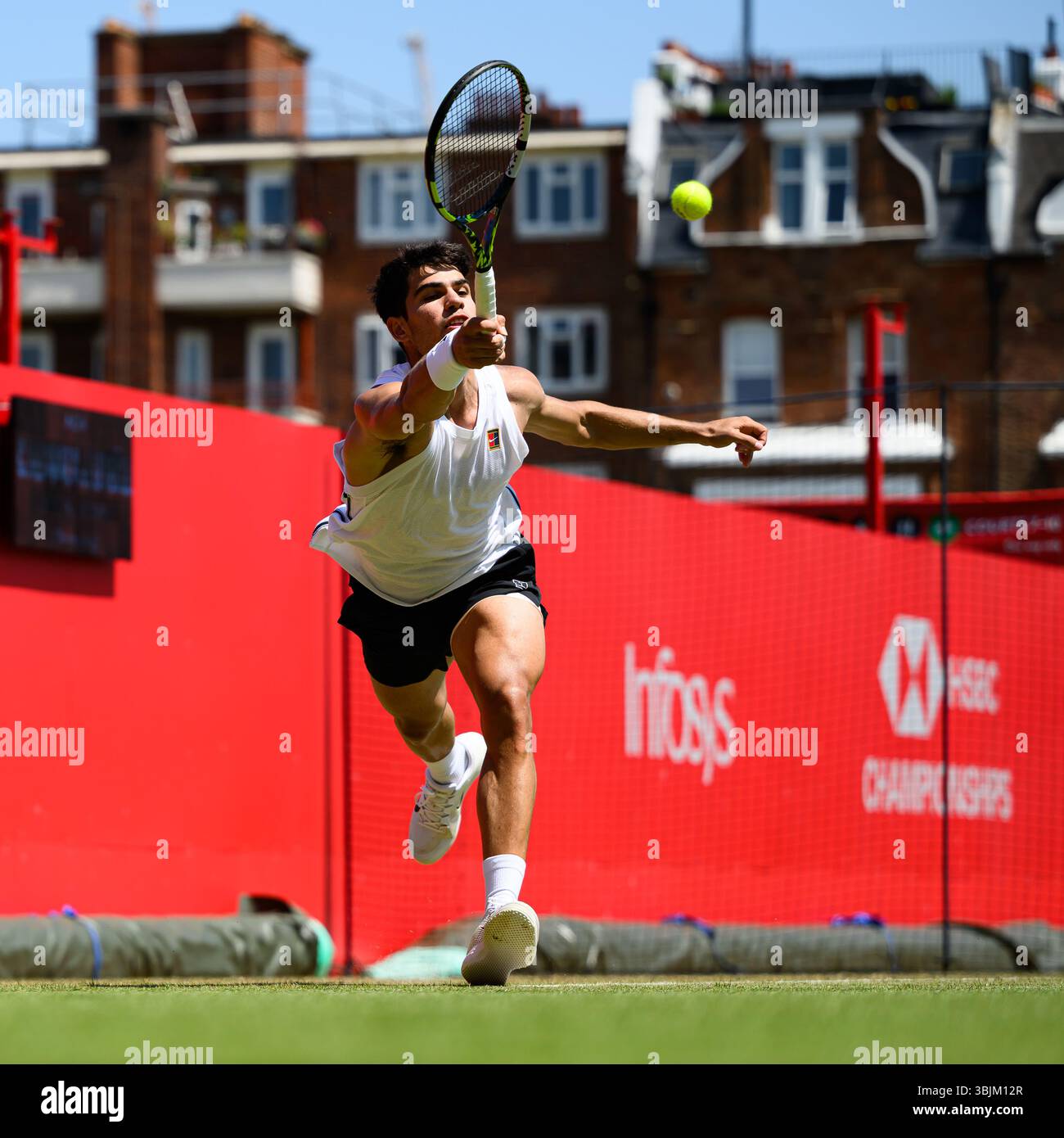 LONDRA, REGNO UNITO 16 giugno: Carlos Alcaraz (EPS) in sessione di prove pratiche durante l'ATP 500 il giorno 8 dei Campionati HSBC 2025 al Queen's Club lunedì 16 giugno 2025 a LONDRA, REGNO UNITO. Crediti: Taka Wu/Alamy Live News Foto Stock