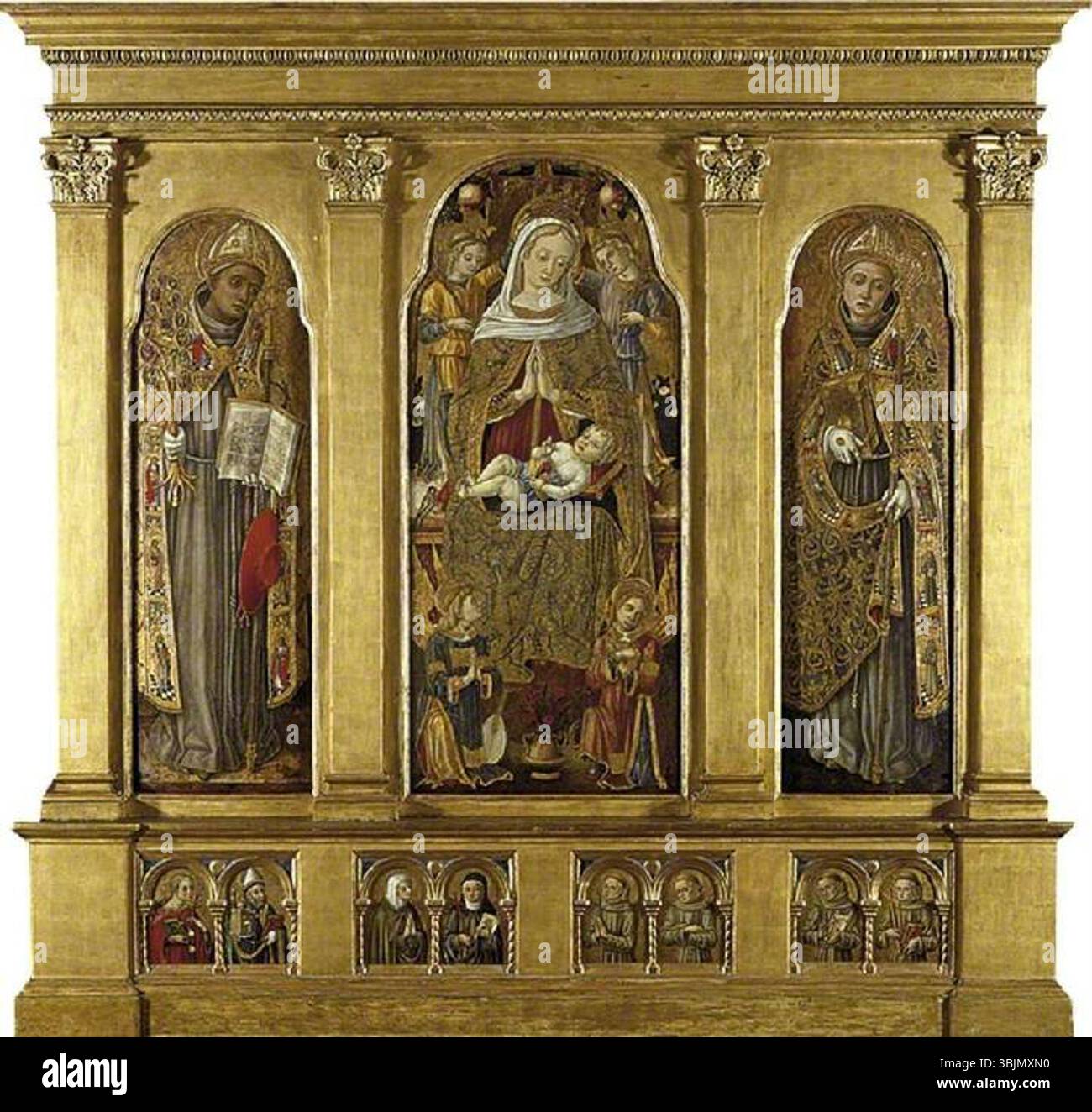 Crivelli, Vittore; Vergine e bambino in trono: Santa Bonaventura (sinistra); San Luigi di Tolosa (destra) Sant'Agata e Sant'Agostino, Francescana non identificata Santa e Santa chiara d'Assisi, quattro Santi Francescani maschi (sotto); Museo Fitzwilliam; http://www.artuk.org/artworks/virgin-and-child-enthroned-st-bonaventura-left-st-louis-of-toulouse-right-st-agatha-and-st-augustine-an-unidentified-female-franciscan-st-and-st-clare-of-assisi-four-male-franciscan-saints-below-4448 Foto Stock