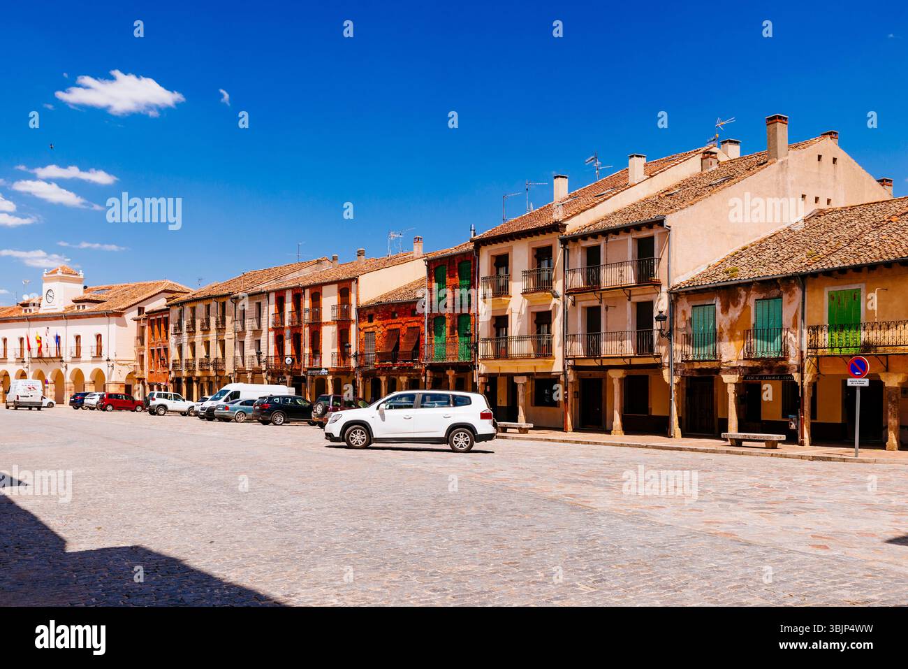 Plaza de España o Piazza delle 100 colonne - Piazza principale. Turégano, Segovia, Castilla y León, Spagna, Europa Foto Stock